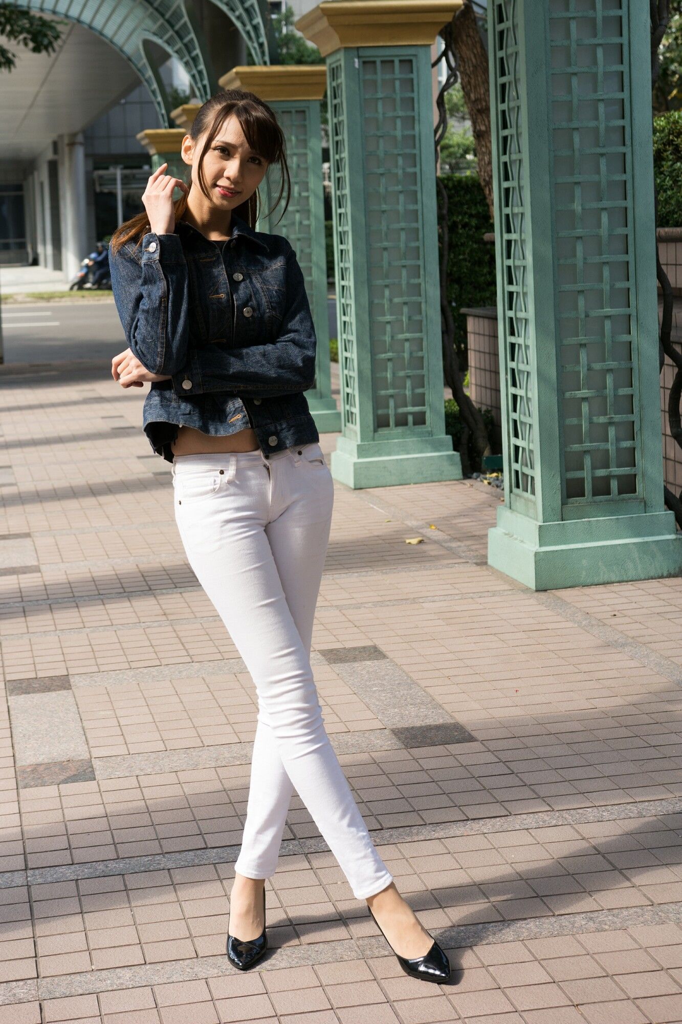 蔡译心《信義區周邊》 牛仔+紧身裤-图32