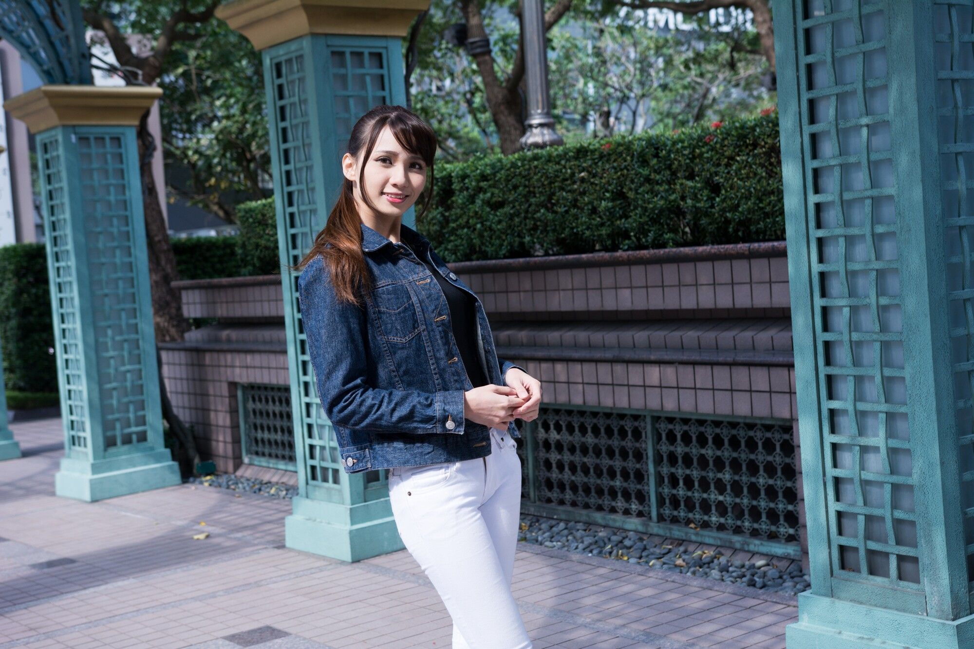 蔡译心《信義區周邊》 牛仔+紧身裤-图33