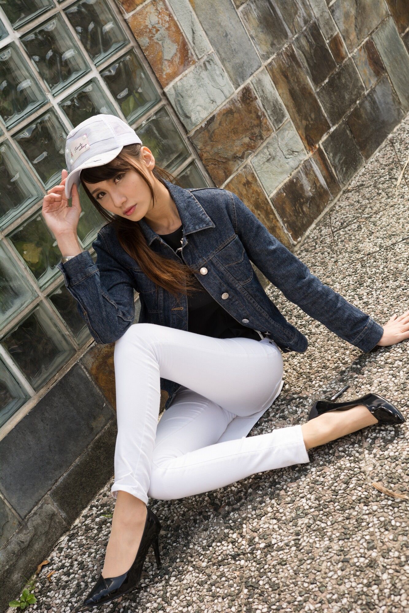 蔡译心《信義區周邊》 牛仔+紧身裤-图51