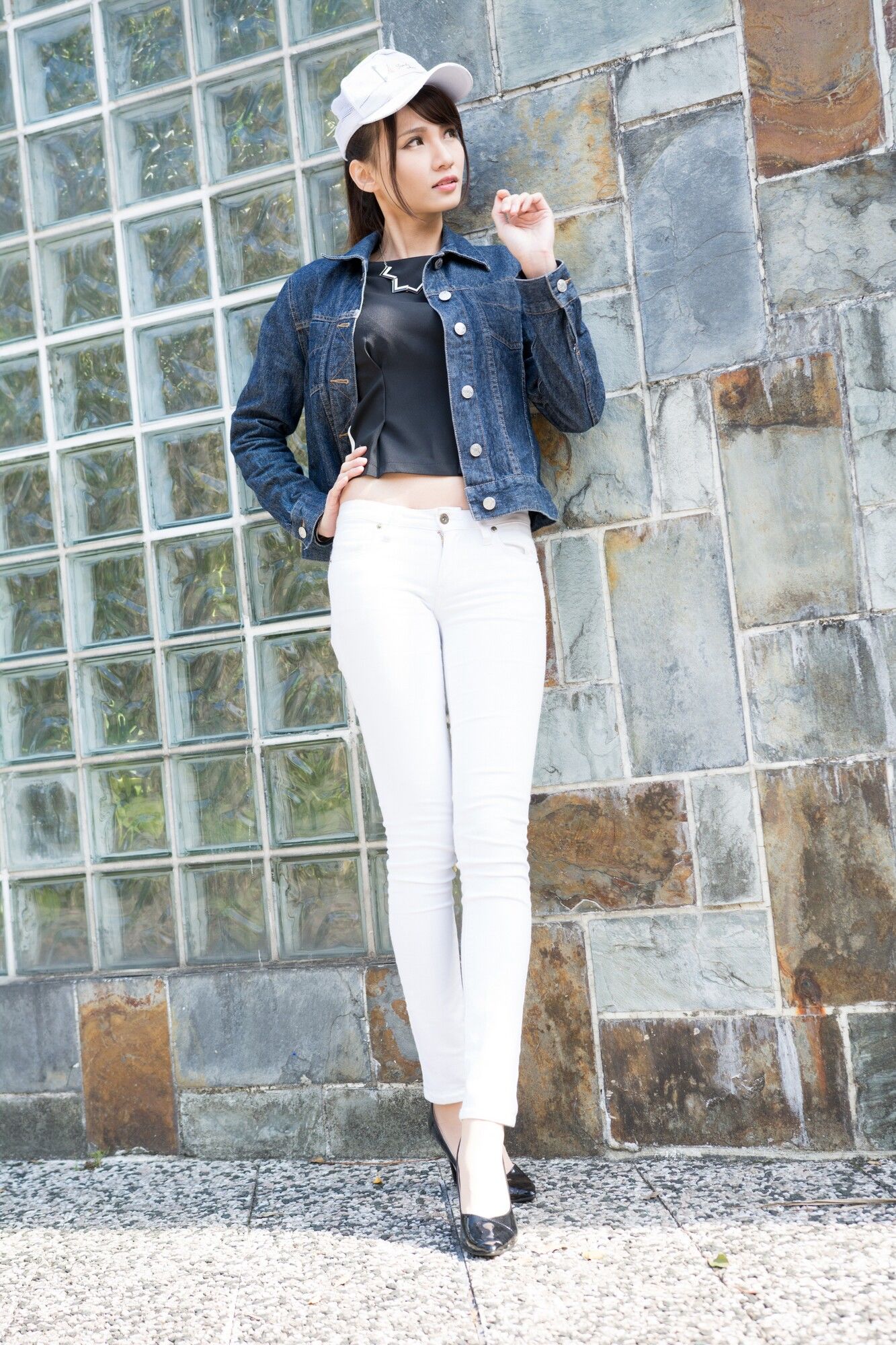 蔡译心《信義區周邊》 牛仔+紧身裤-图58