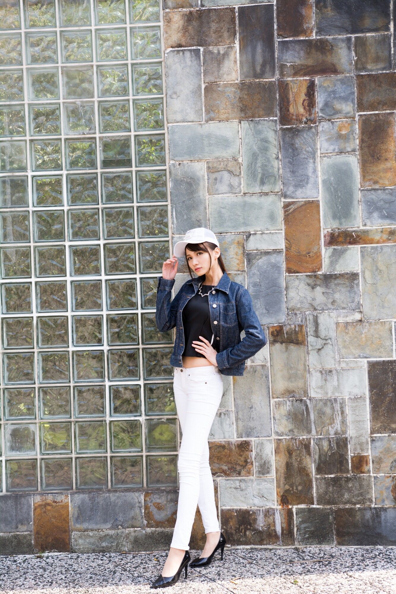 蔡译心《信義區周邊》 牛仔+紧身裤-图8