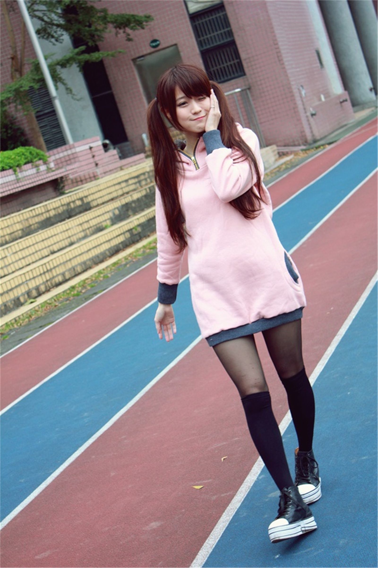 邱俞瑄(渔瑄)+白白《校园卖萌外拍》-图9