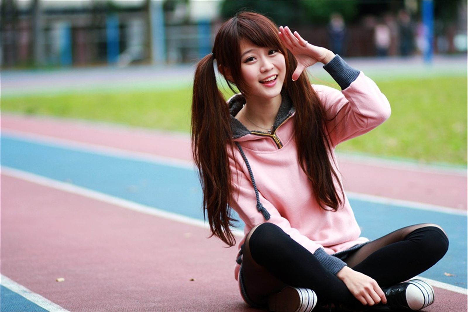 邱俞瑄(渔瑄)+白白《校园卖萌外拍》-图2