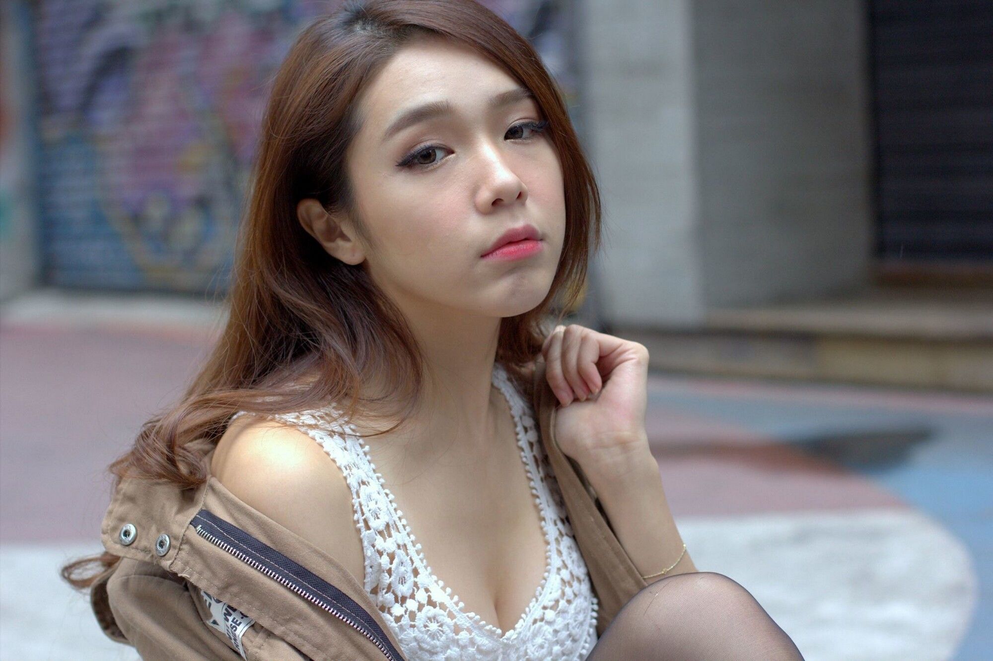 Baby66 黑丝街拍-图0