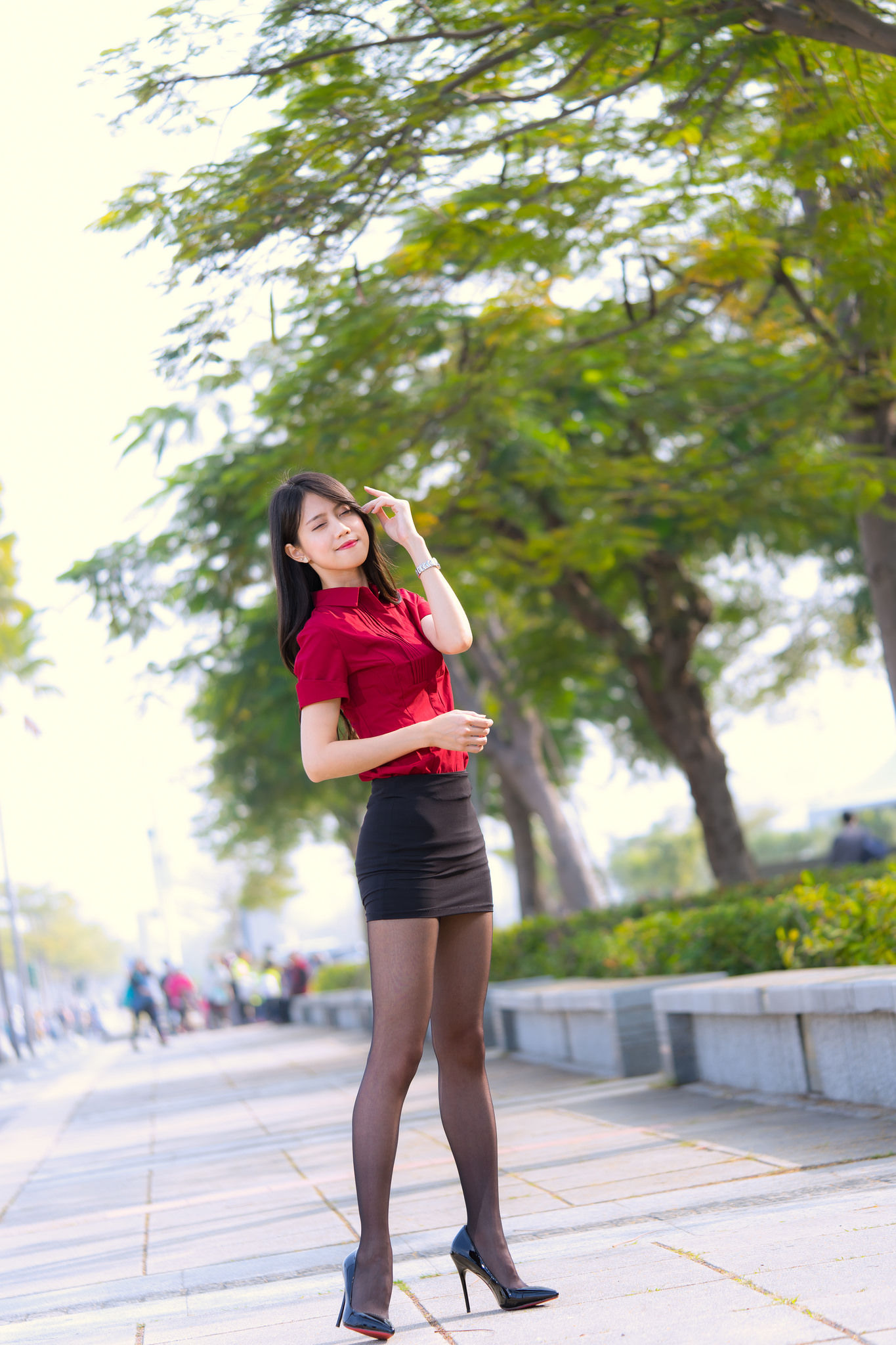 Candy宝儿《夢時代黑丝街拍》-图12