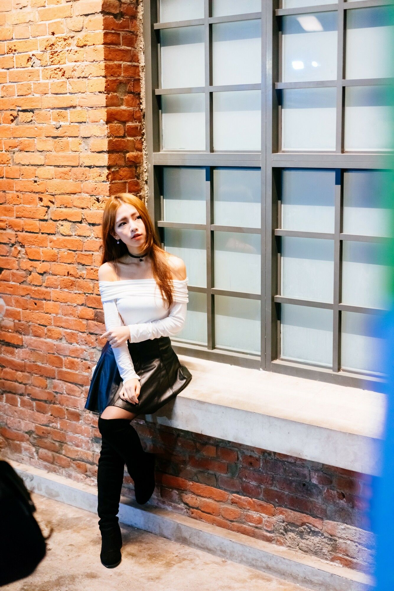 Dora周盈欣 街拍长靴黑丝皮裙-图14