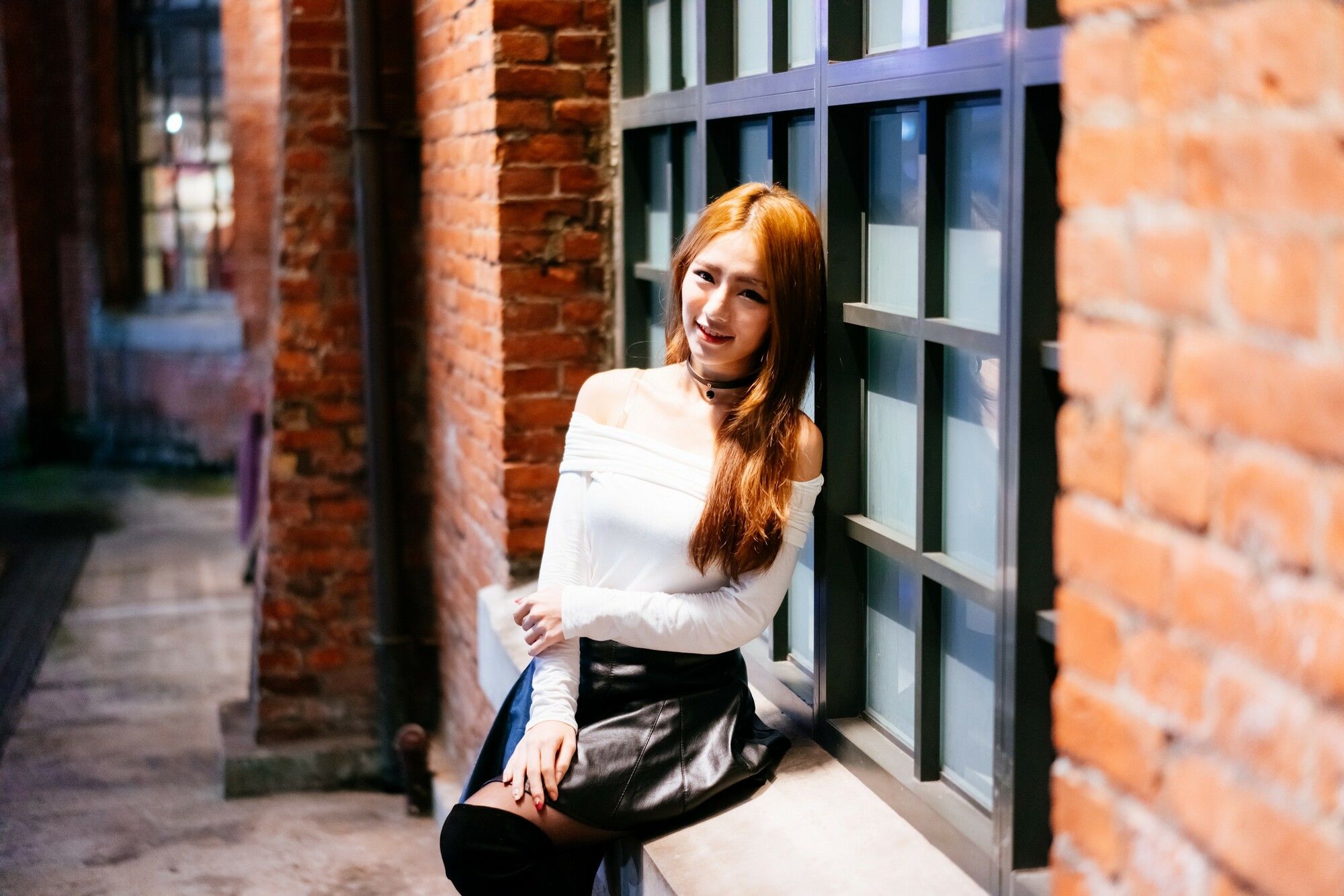 Dora周盈欣 街拍长靴黑丝皮裙-图21