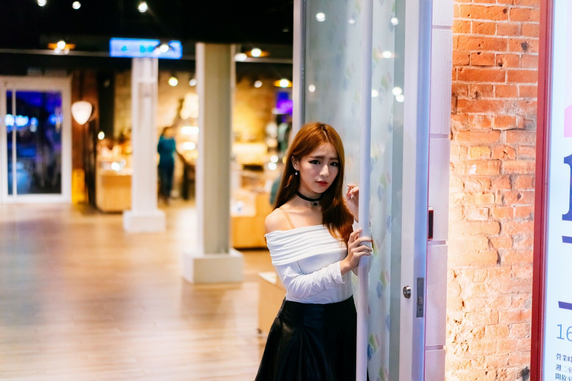 Dora周盈欣 街拍长靴黑丝皮裙-图24