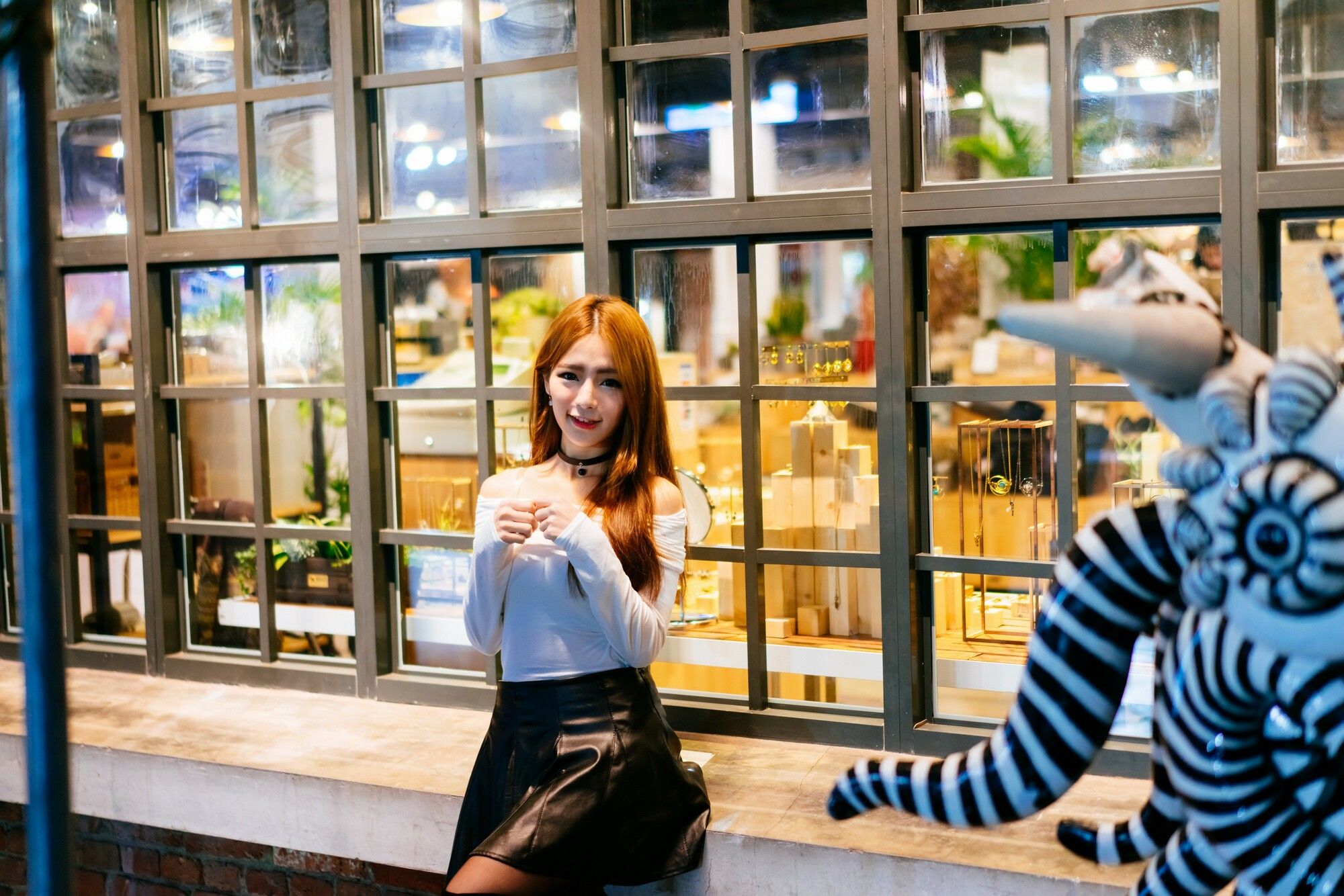 Dora周盈欣 街拍长靴黑丝皮裙-图30