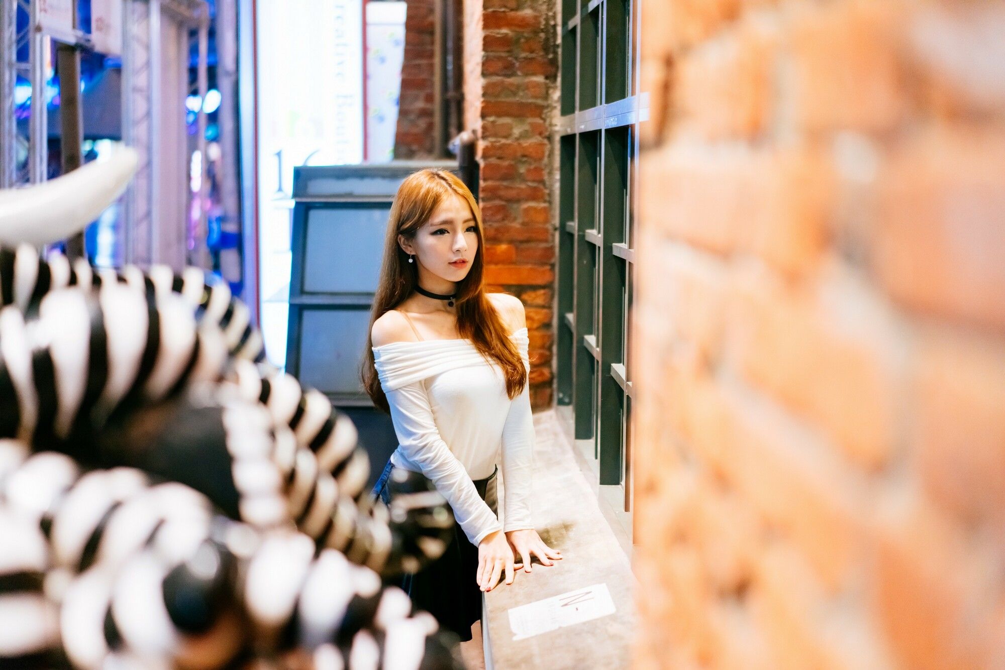 Dora周盈欣 街拍长靴黑丝皮裙-图37