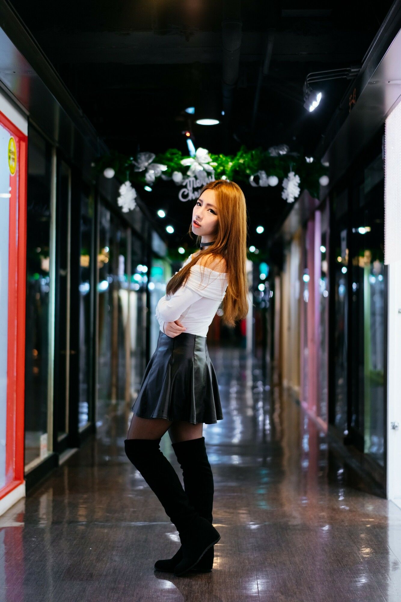 Dora周盈欣 街拍长靴黑丝皮裙-图49