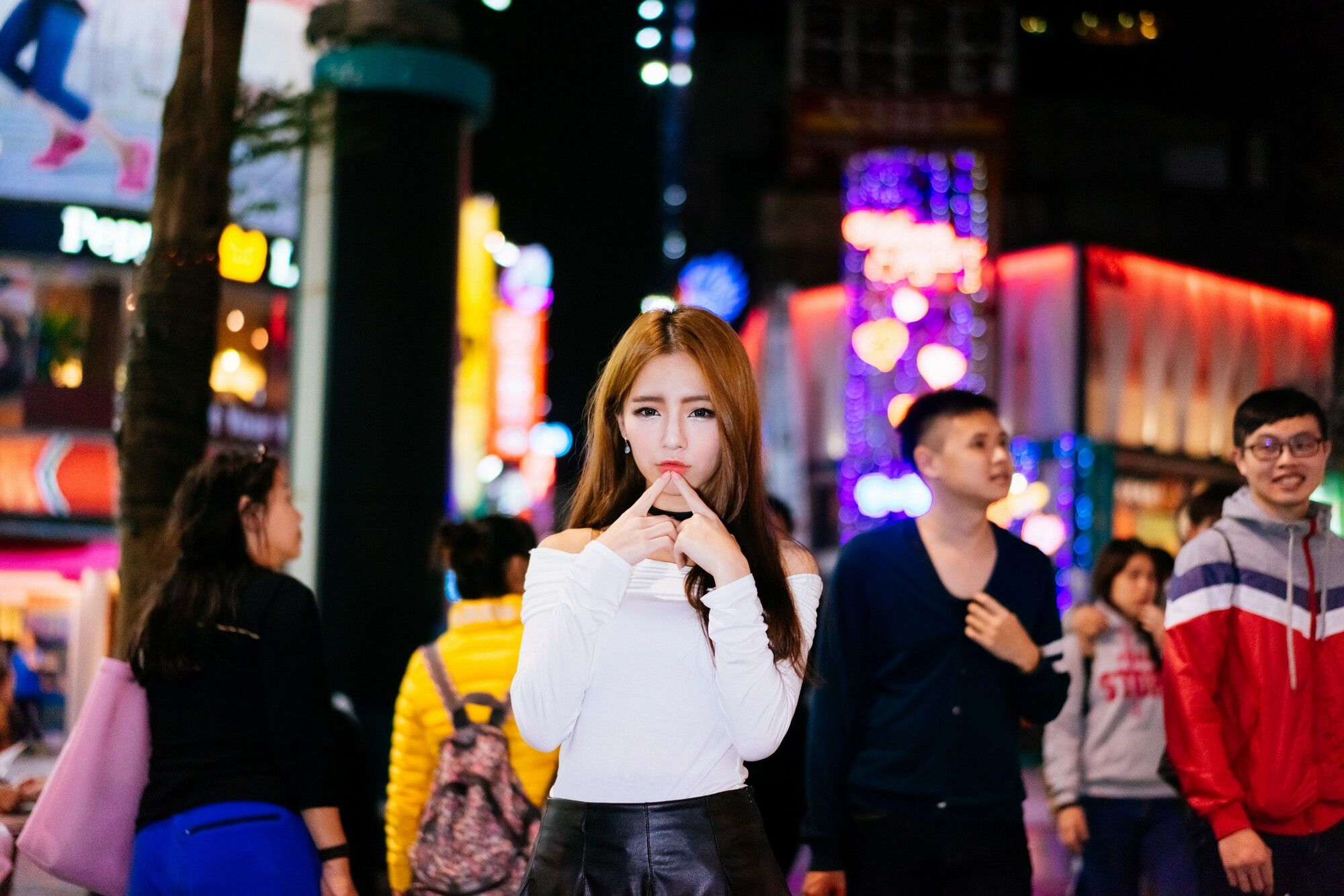 Dora周盈欣 街拍长靴黑丝皮裙-图59