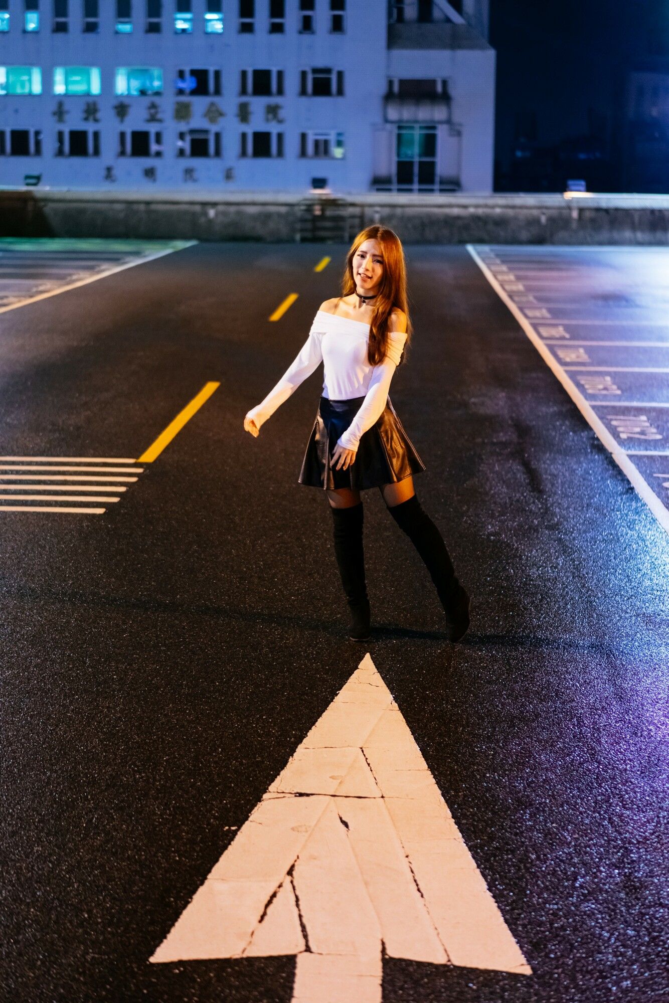 Dora周盈欣 街拍长靴黑丝皮裙-图85