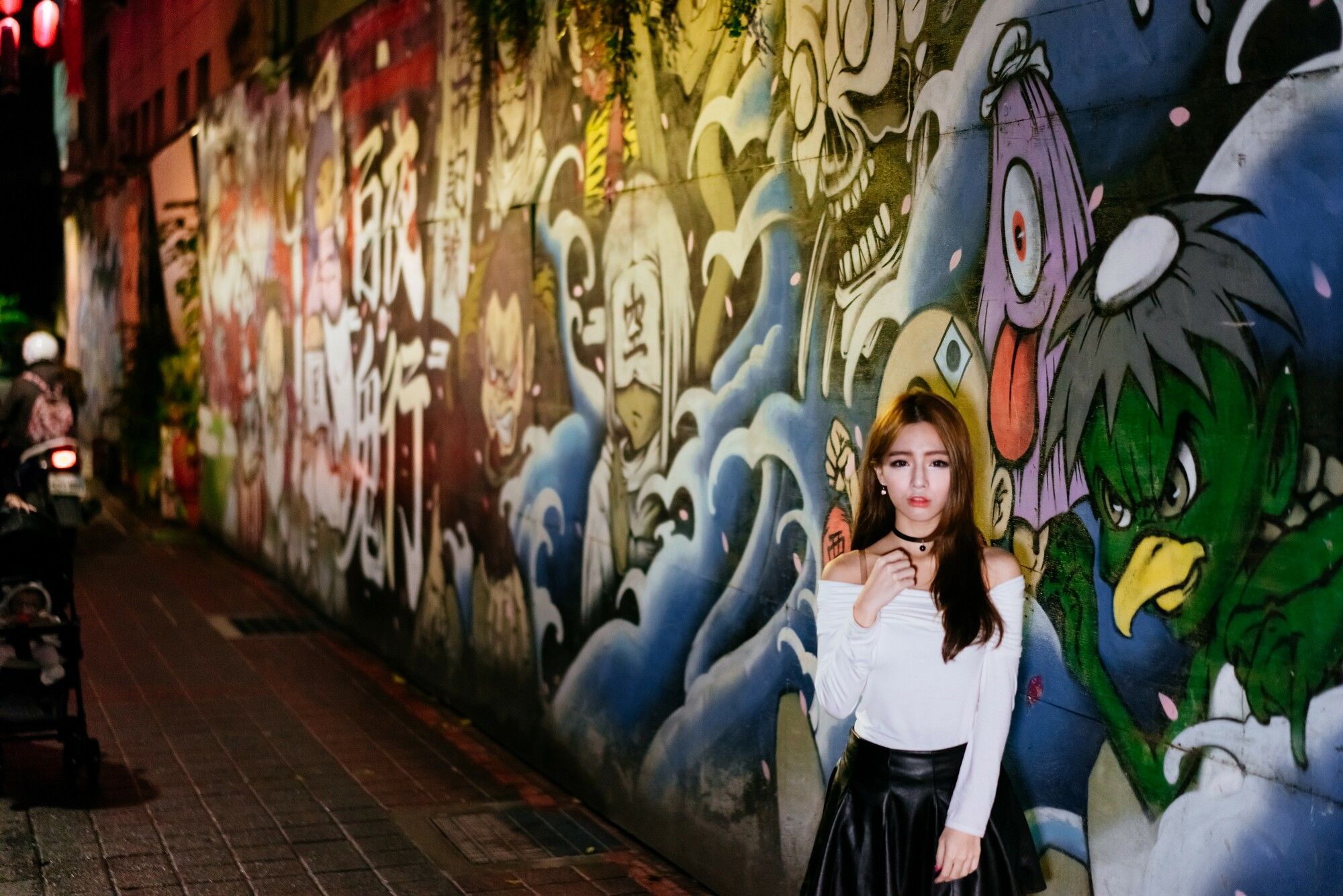 Dora周盈欣 街拍长靴黑丝皮裙-图98