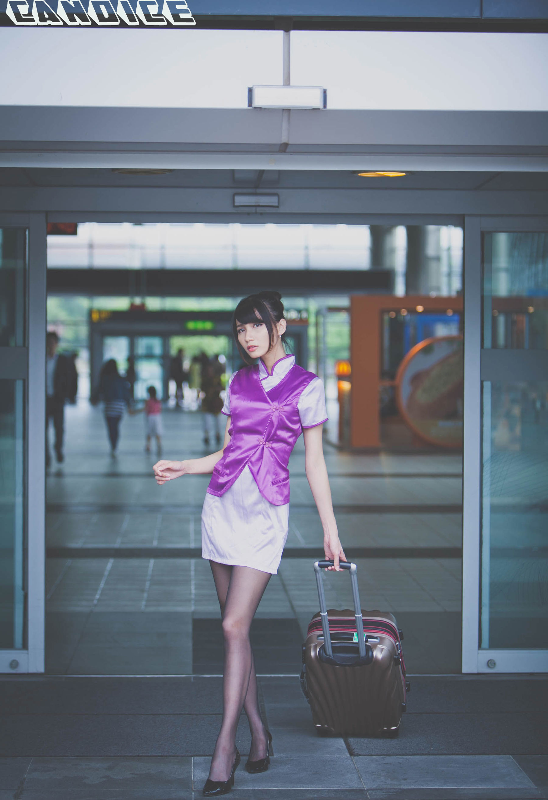 蔡译心Candice《空姐黑丝街拍》-图13