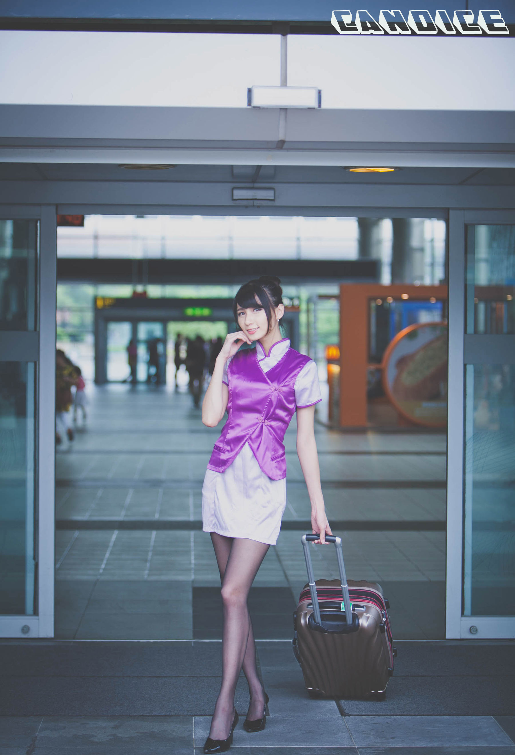 蔡译心Candice《空姐黑丝街拍》-图14