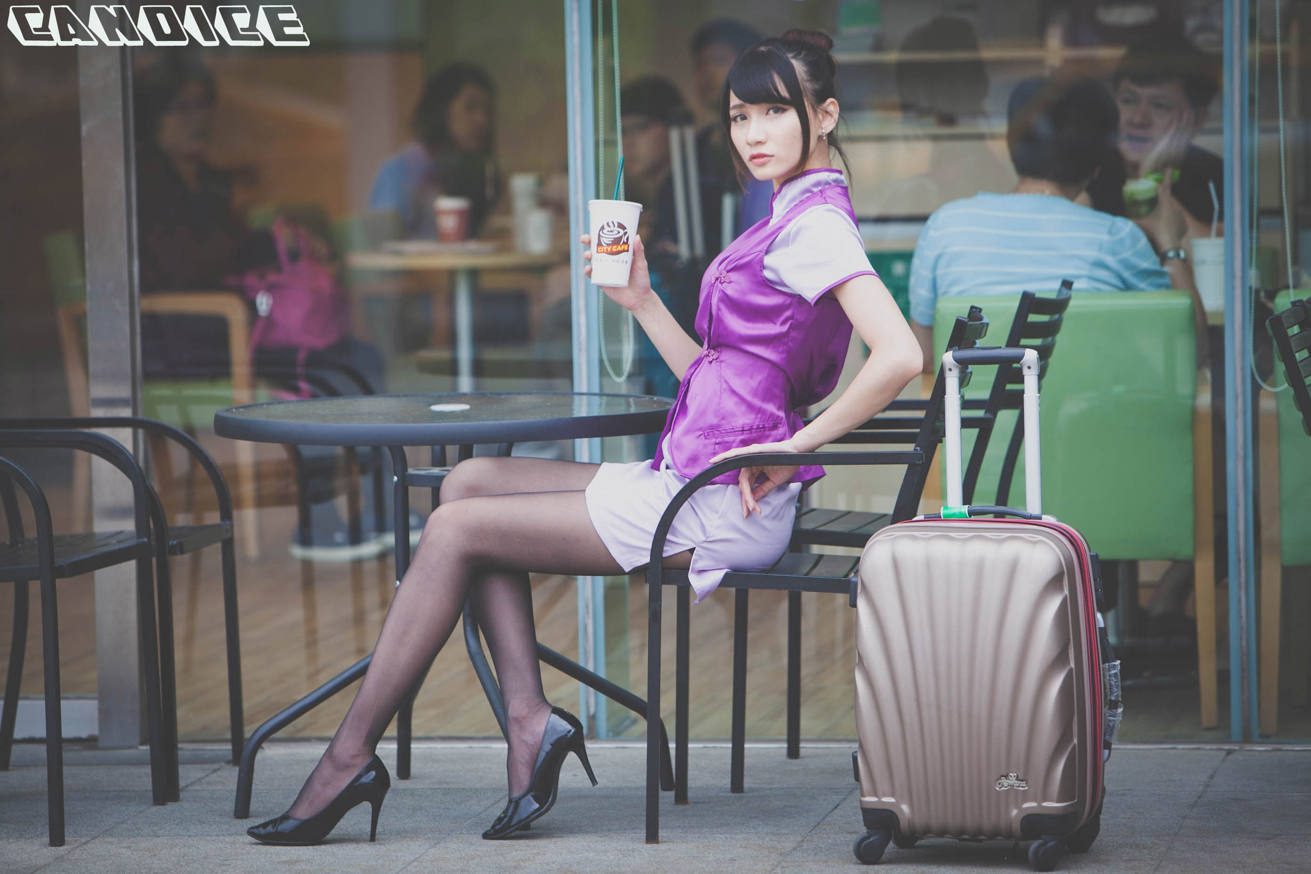 蔡译心Candice《空姐黑丝街拍》-图7