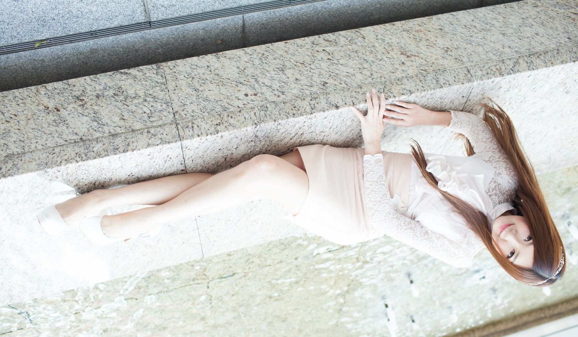 Michelle小羽《信義區街拍 蕾丝+包臀短裙》-图9