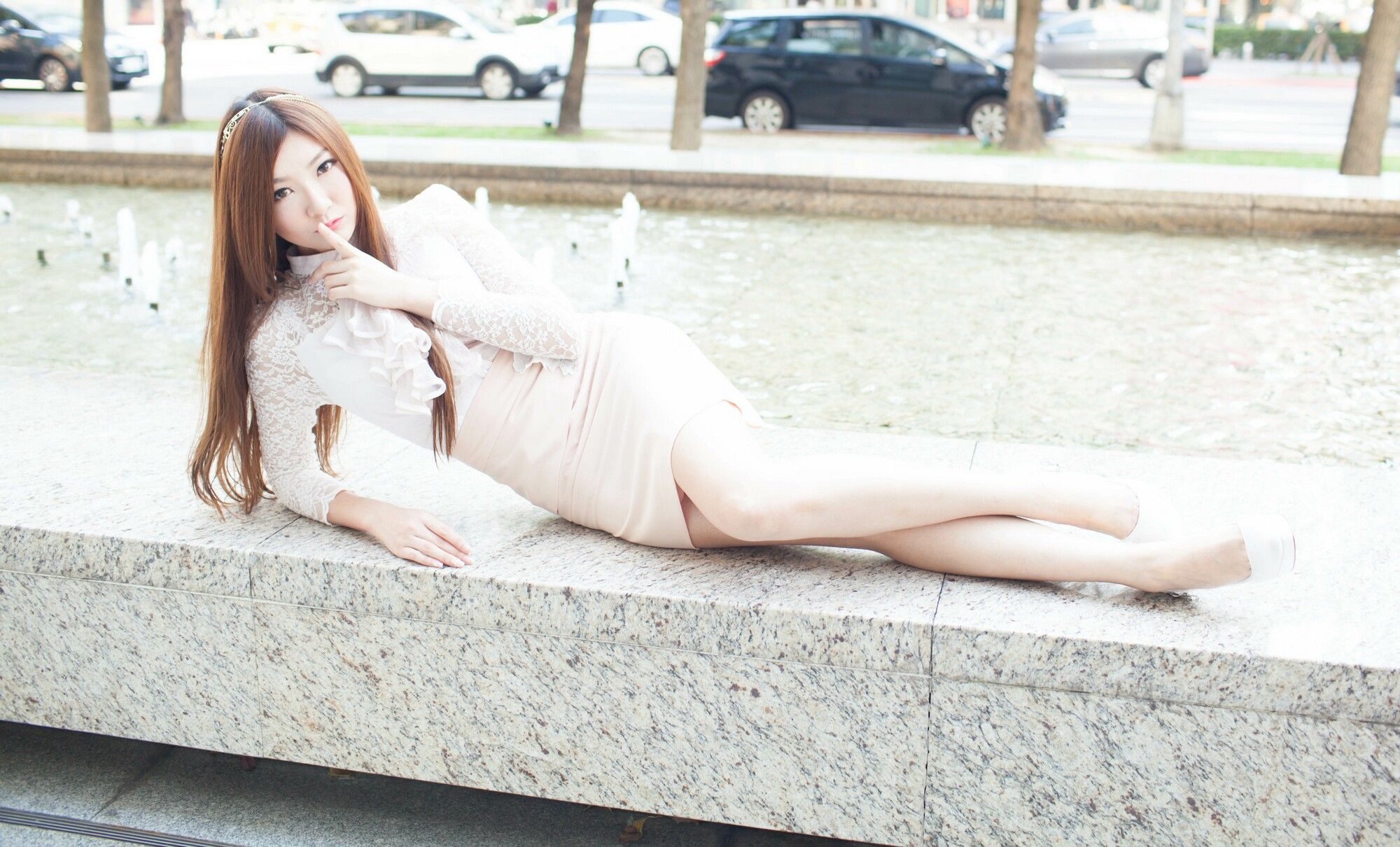 Michelle小羽《信義區街拍 蕾丝+包臀短裙》-图10