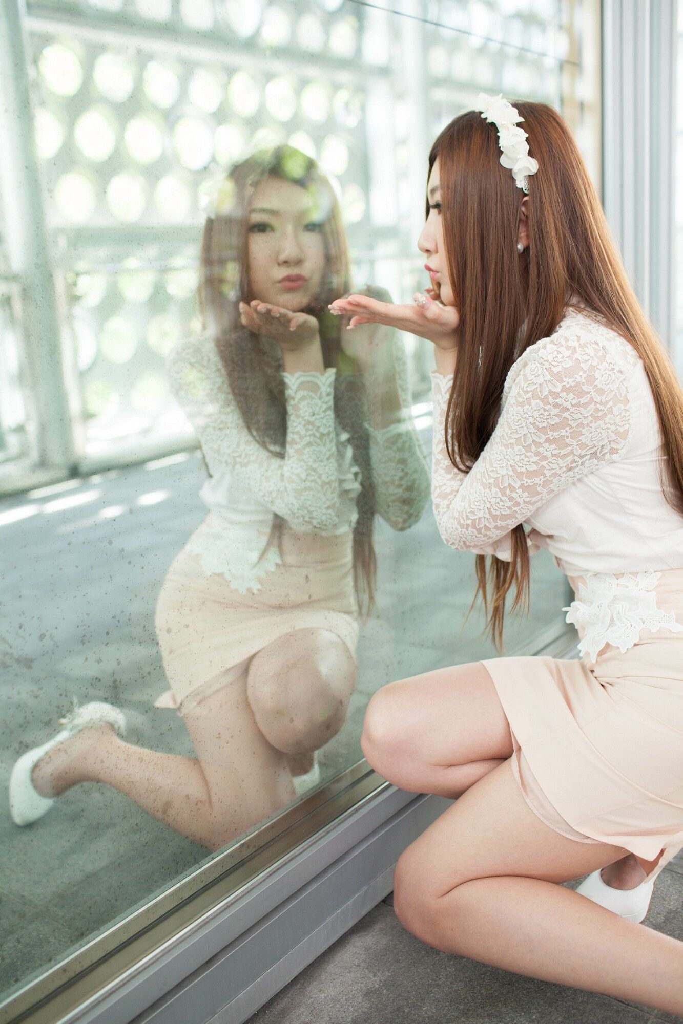 Michelle小羽《信義區街拍 蕾丝+包臀短裙》-图73