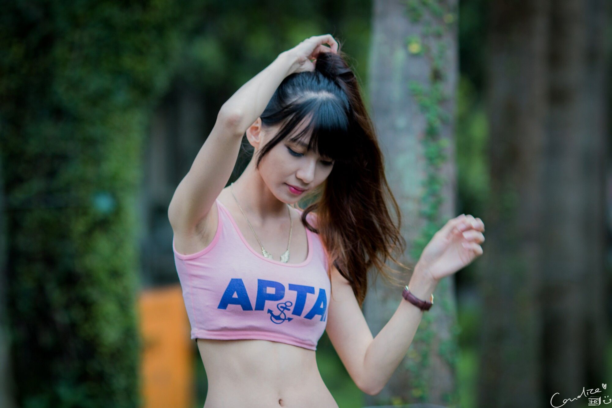 蔡译心 - 热裤运动装-图0