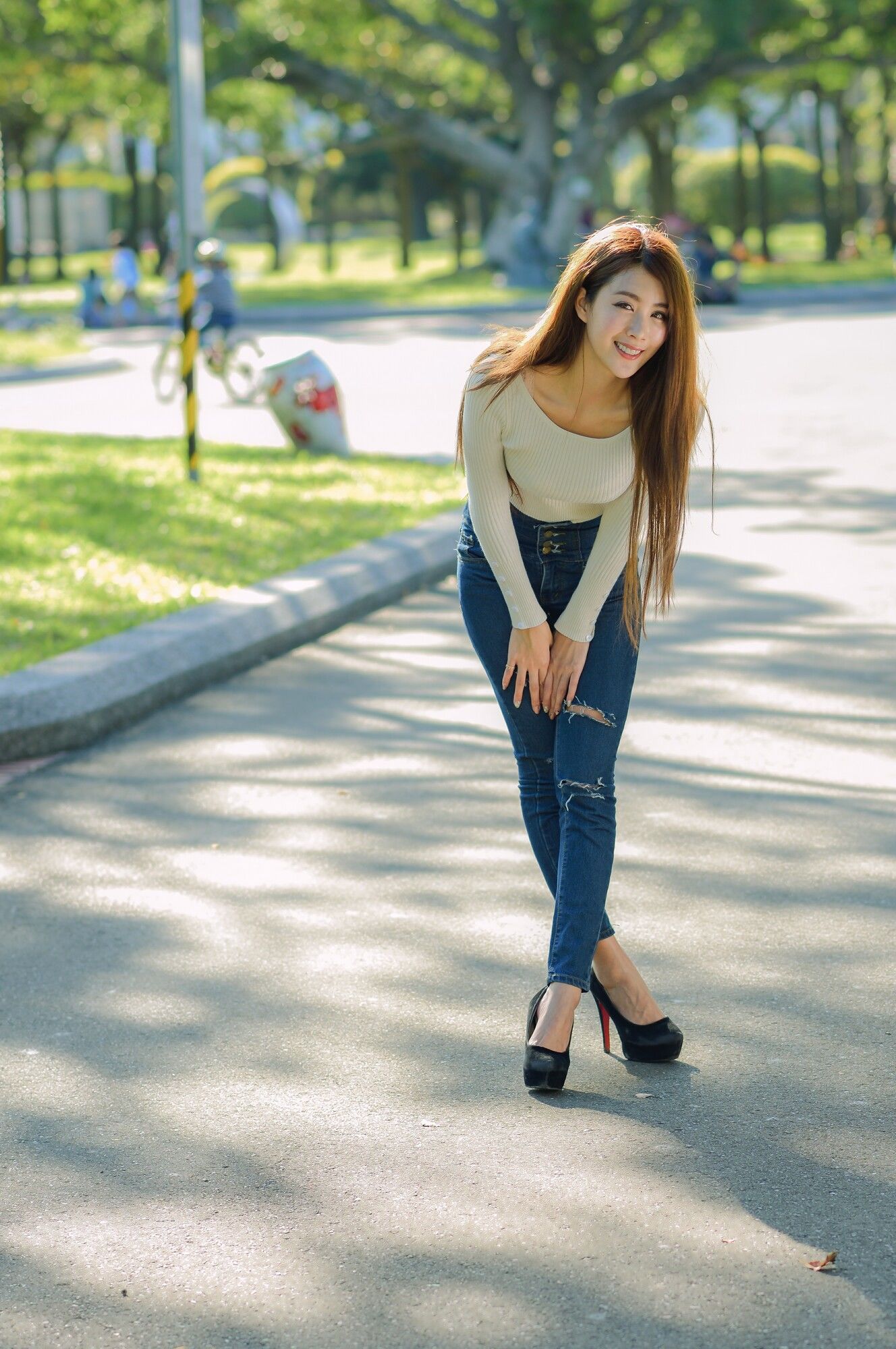夏晴Miso《公园牛仔紧身裤美腿》-图32