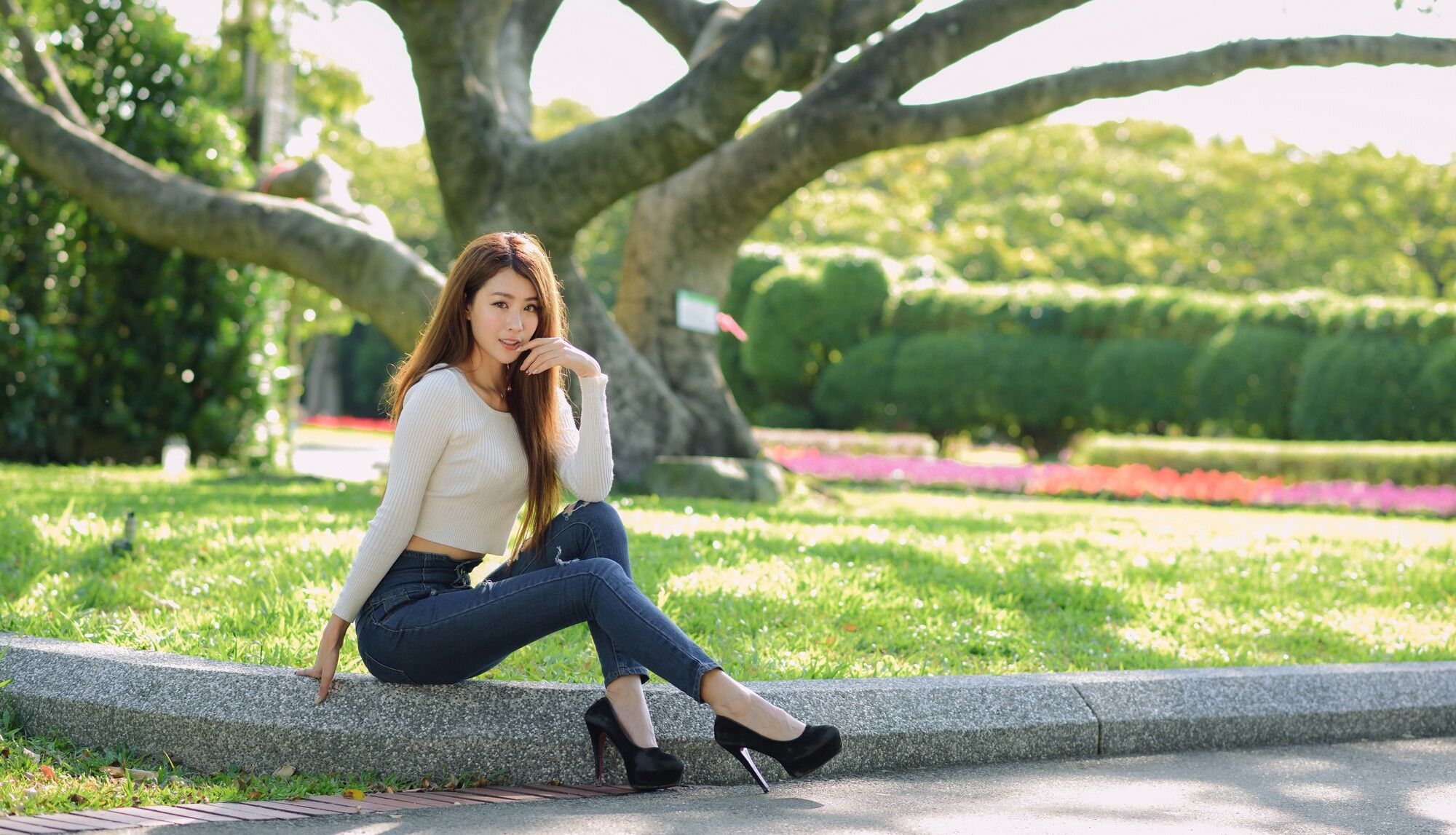 夏晴Miso《公园牛仔紧身裤美腿》-图4