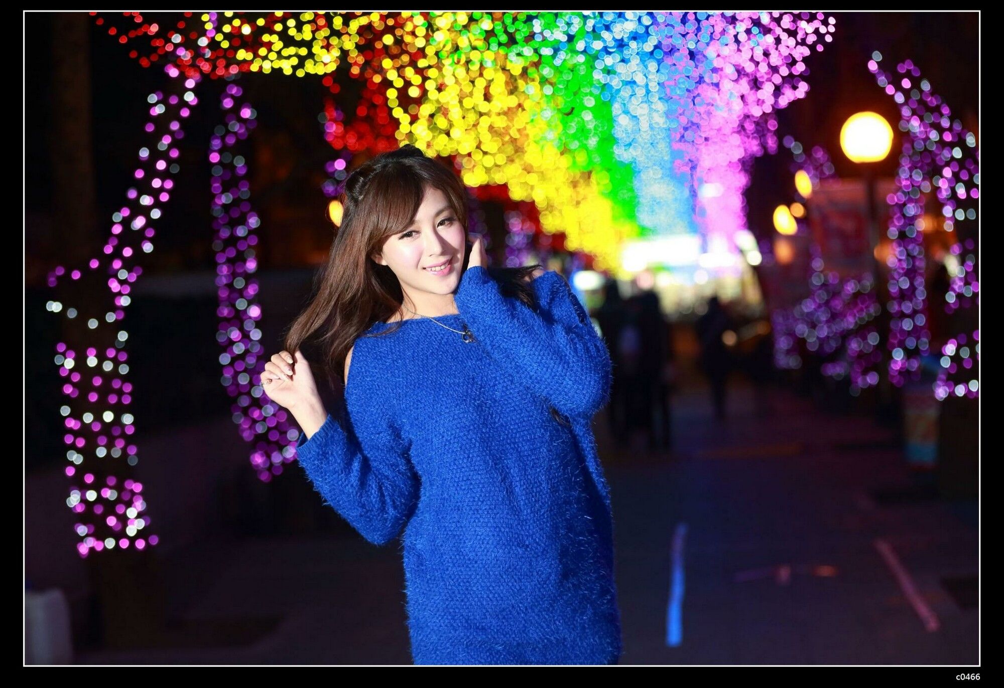 夏晴Miso《圣诞夜黑丝街拍》-图23