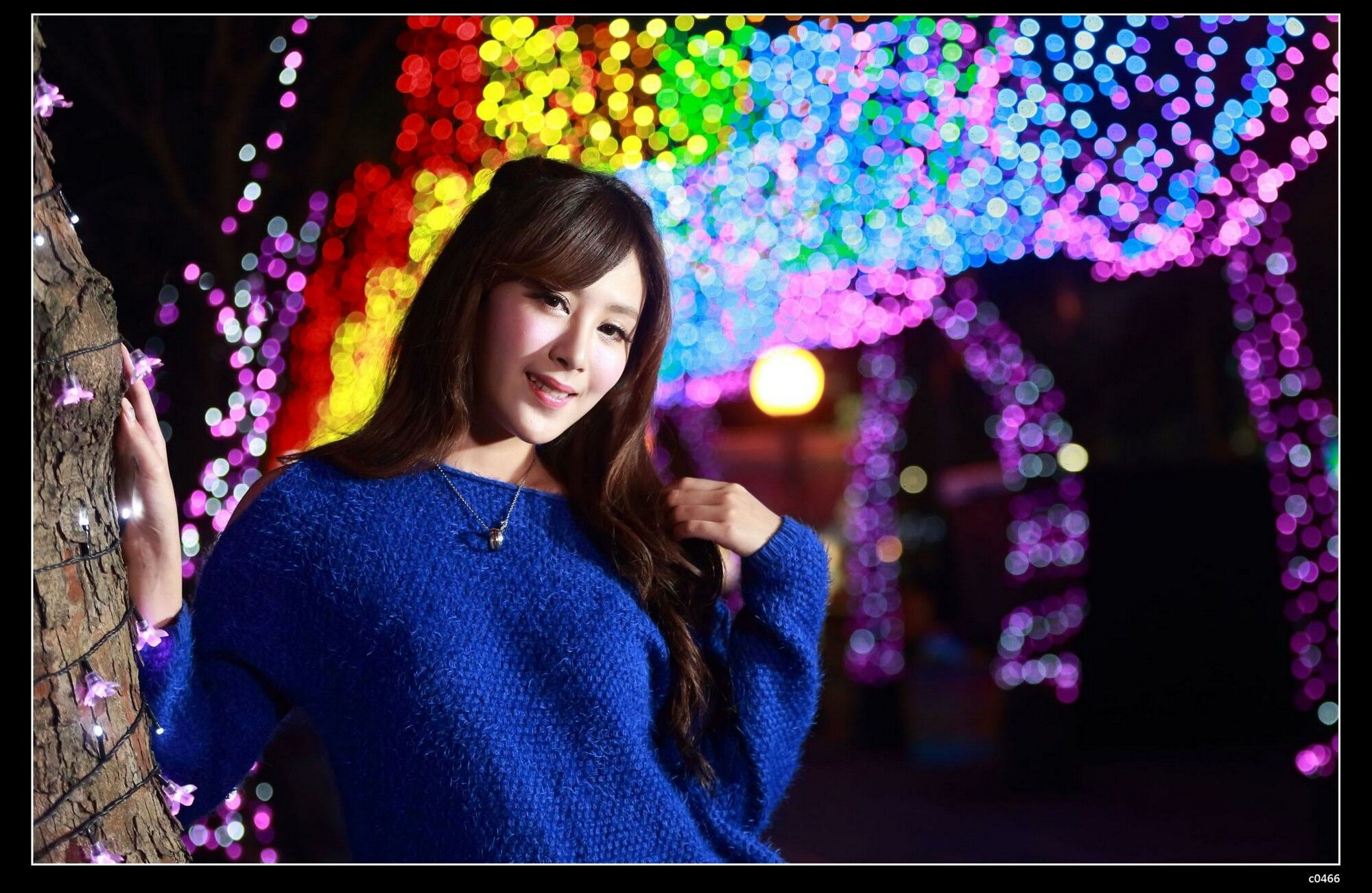 夏晴Miso《圣诞夜黑丝街拍》-图35