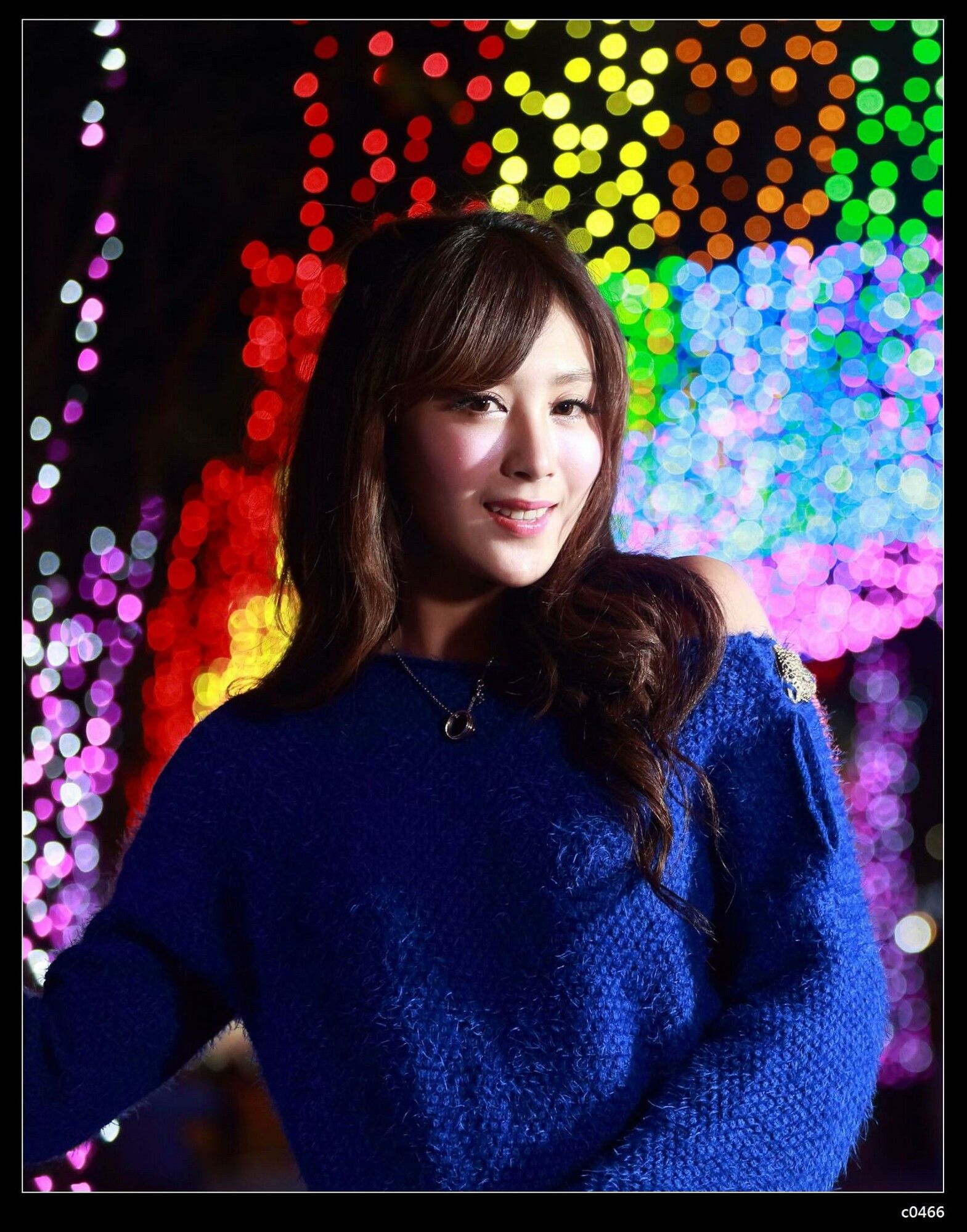 夏晴Miso《圣诞夜黑丝街拍》-图36