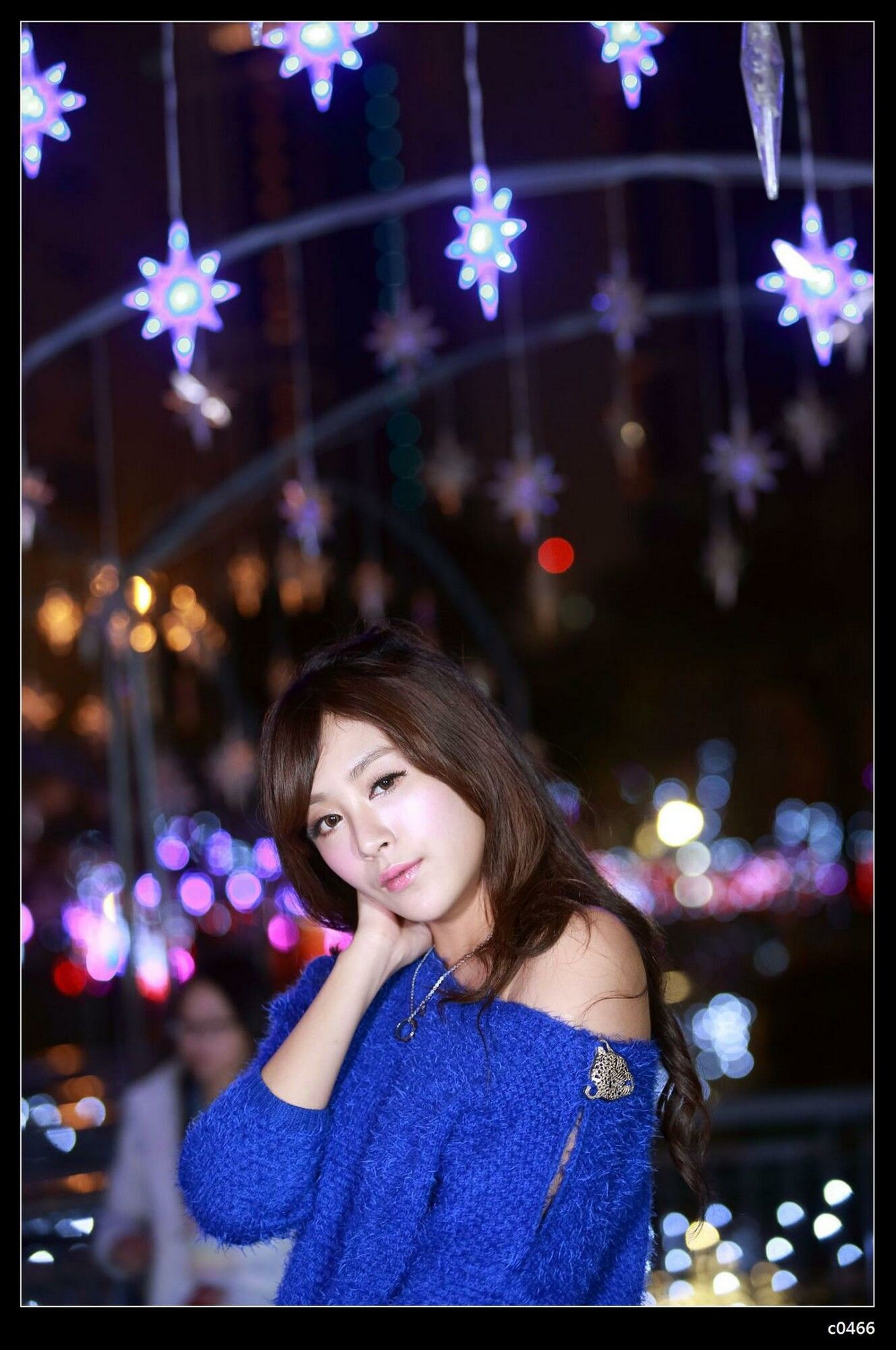 夏晴Miso《圣诞夜黑丝街拍》-图52