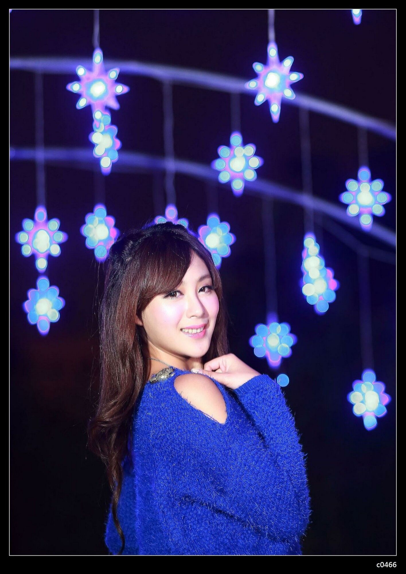 夏晴Miso《圣诞夜黑丝街拍》-图57