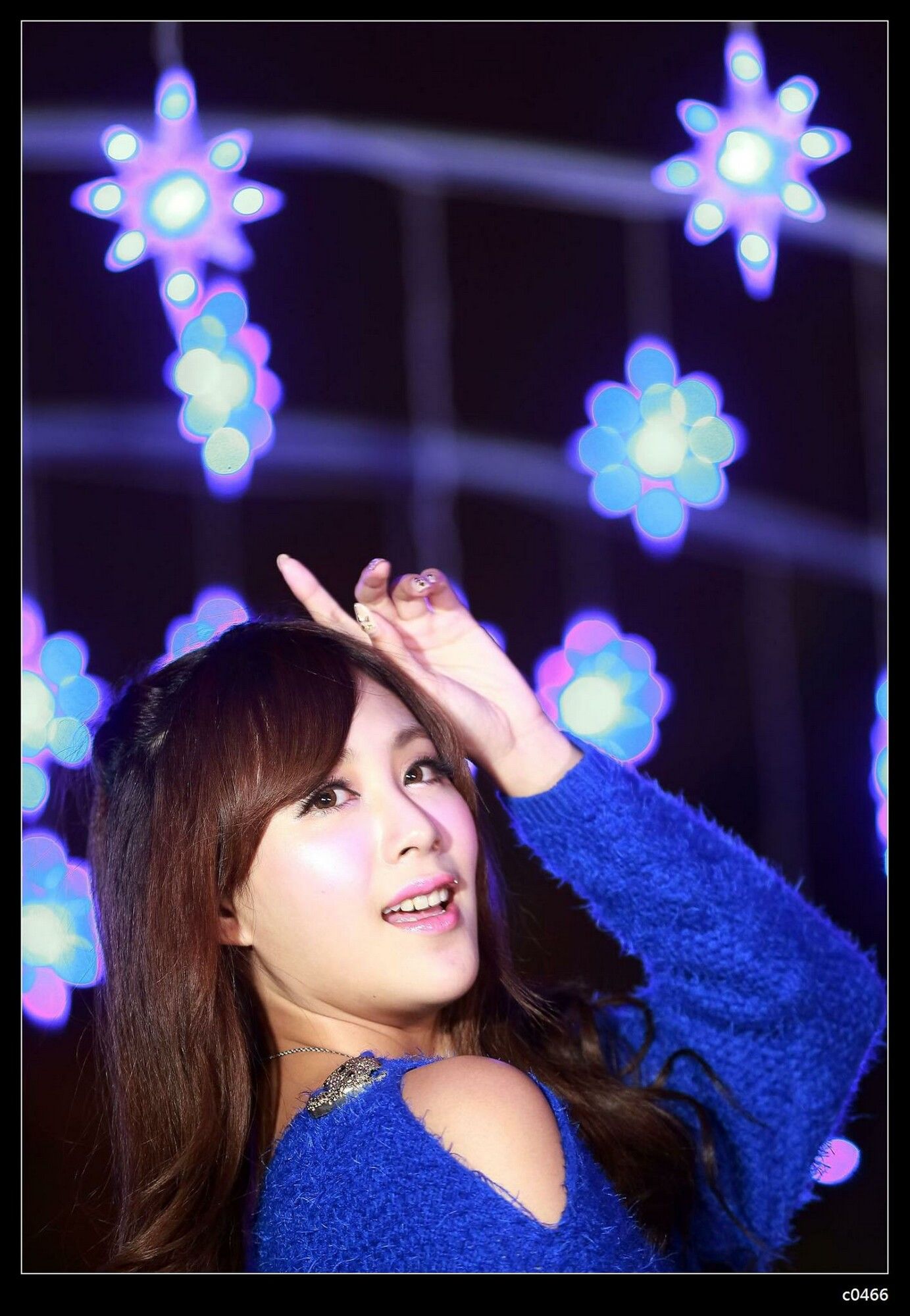 夏晴Miso《圣诞夜黑丝街拍》-图58