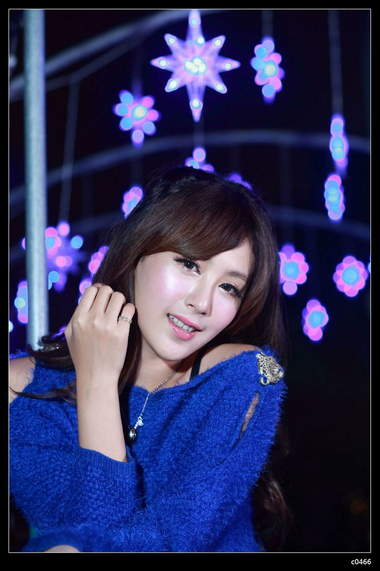 夏晴Miso《圣诞夜黑丝街拍》-图64