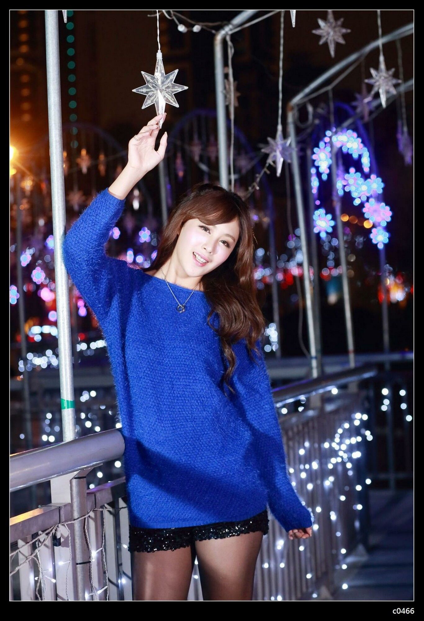 夏晴Miso《圣诞夜黑丝街拍》-图65