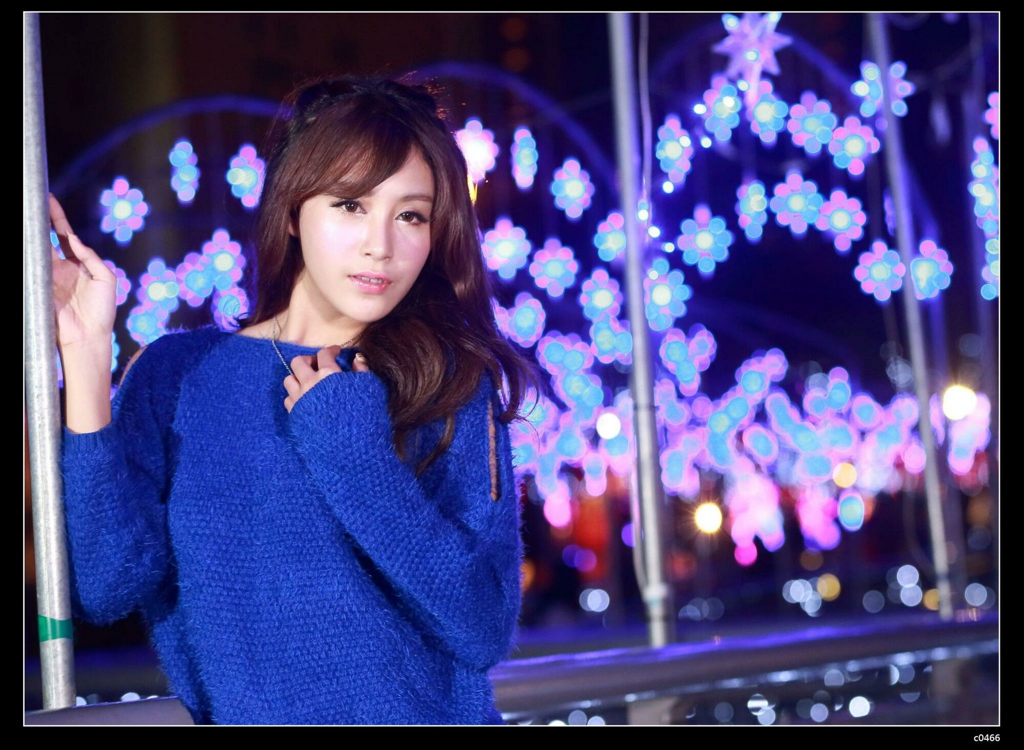 夏晴Miso《圣诞夜黑丝街拍》-图67