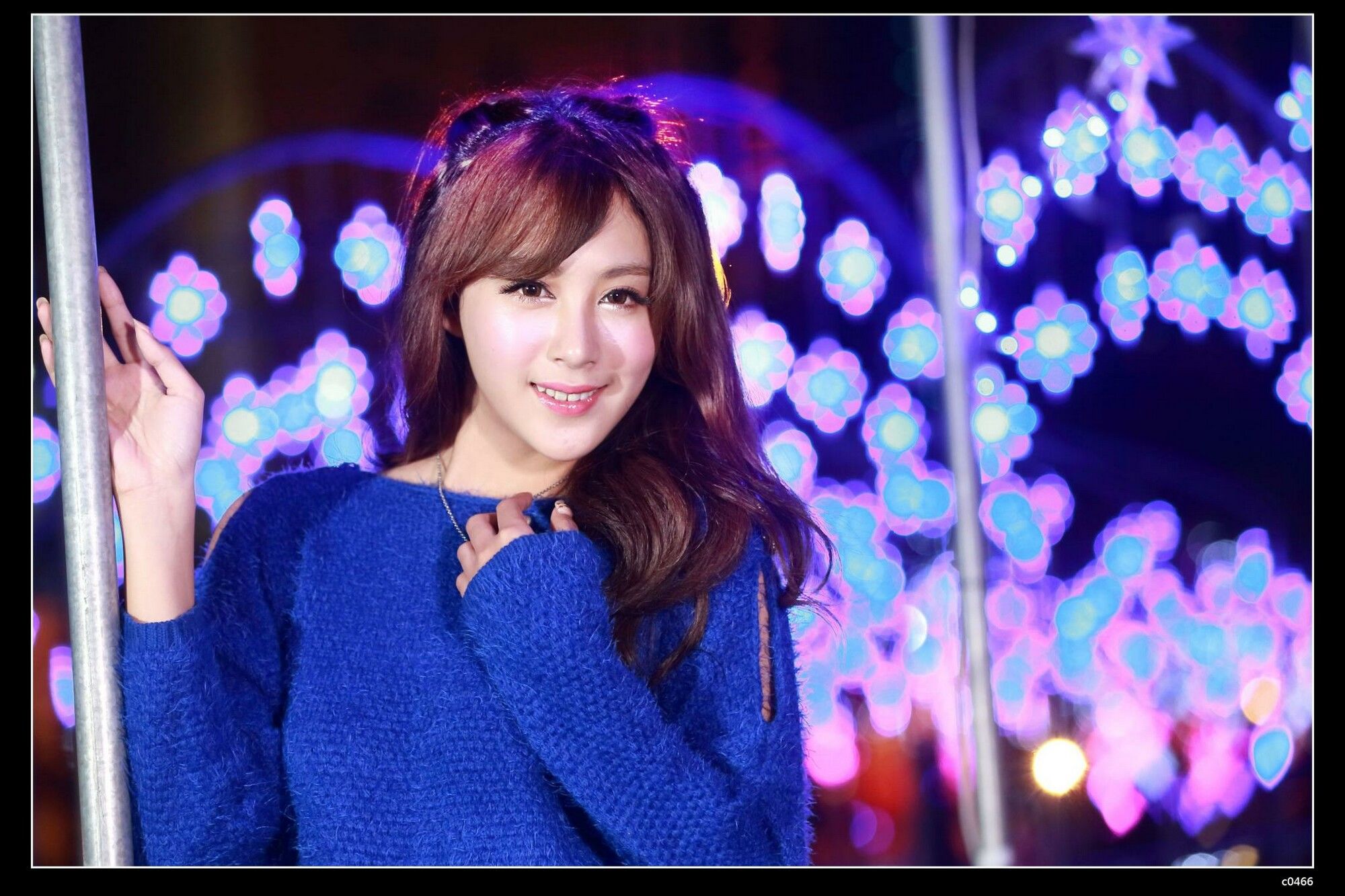 夏晴Miso《圣诞夜黑丝街拍》-图68