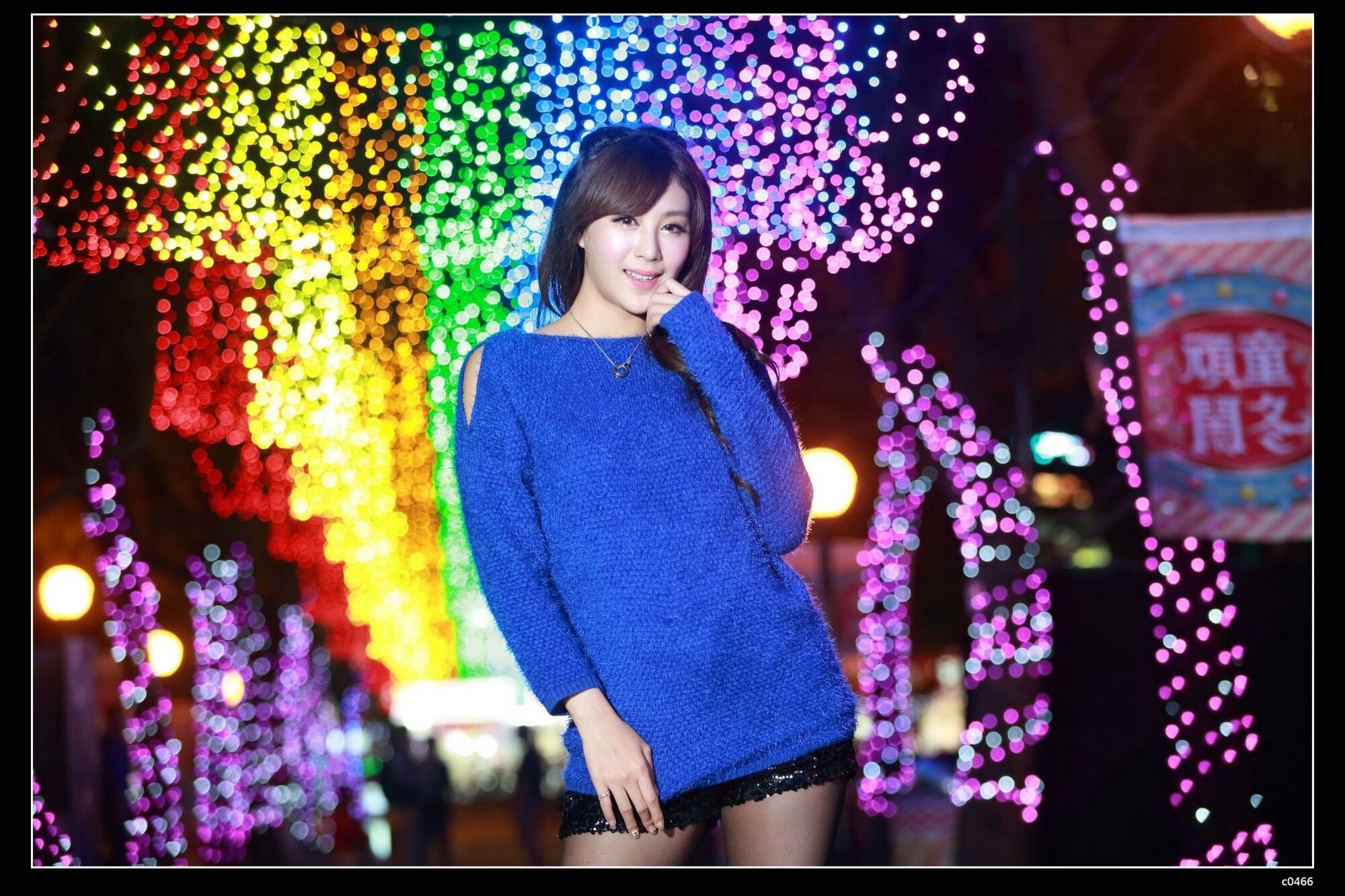 夏晴Miso《圣诞夜黑丝街拍》-图6