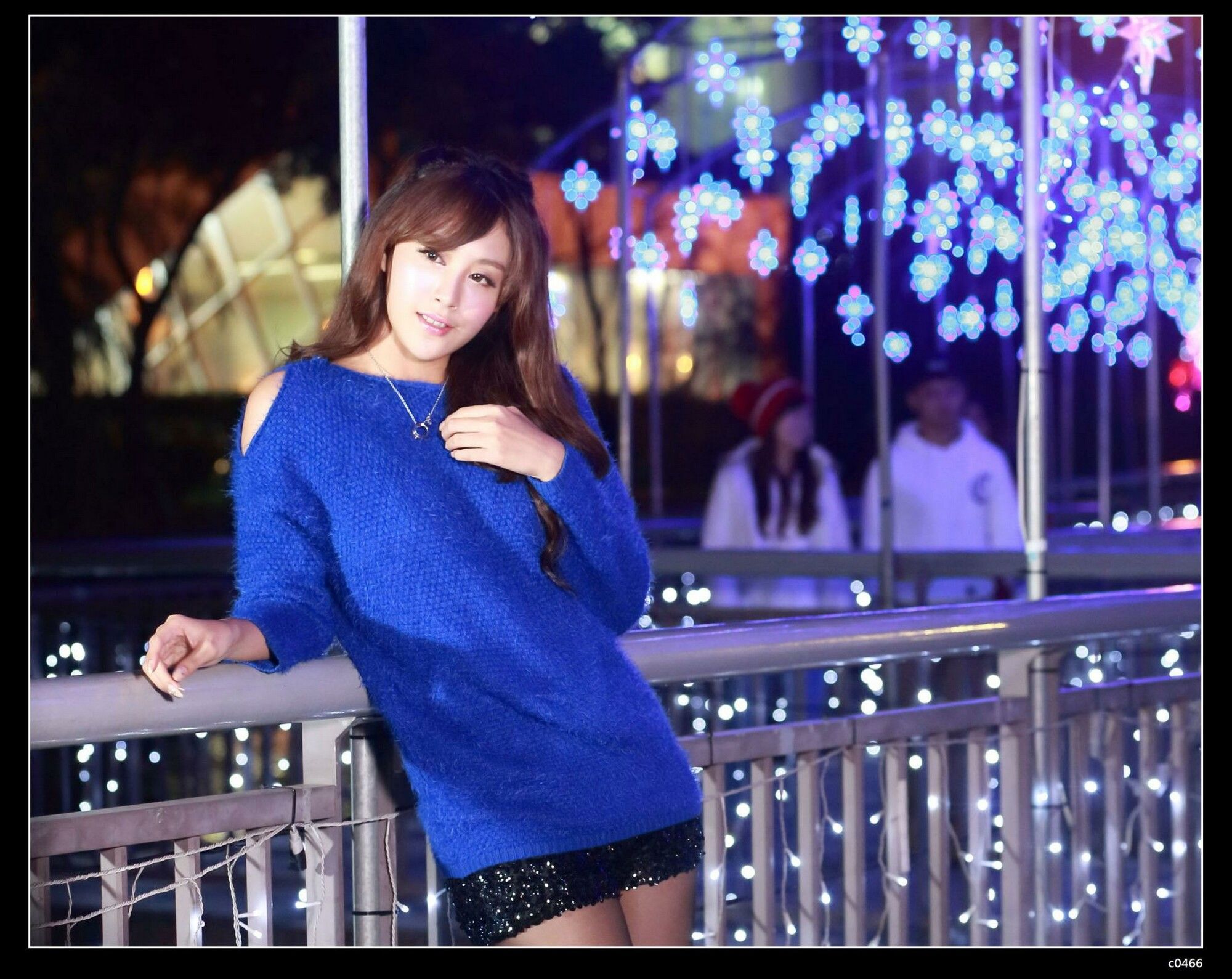 夏晴Miso《圣诞夜黑丝街拍》-图71