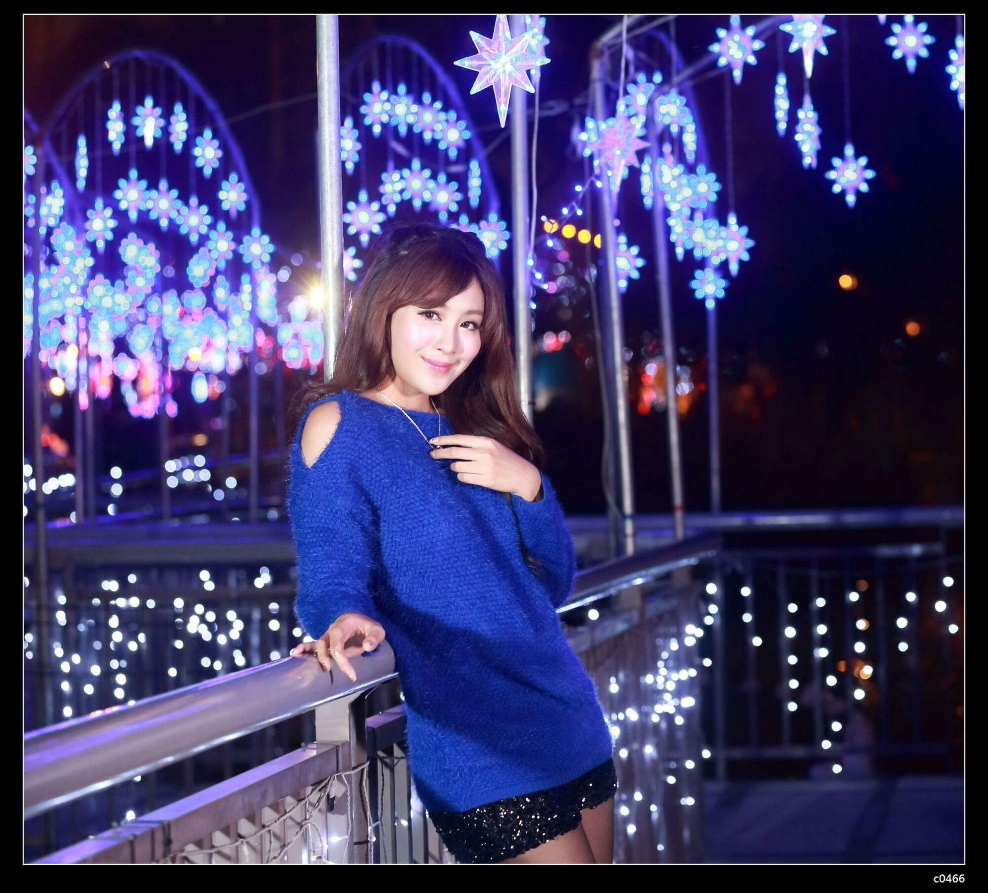 夏晴Miso《圣诞夜黑丝街拍》-图72