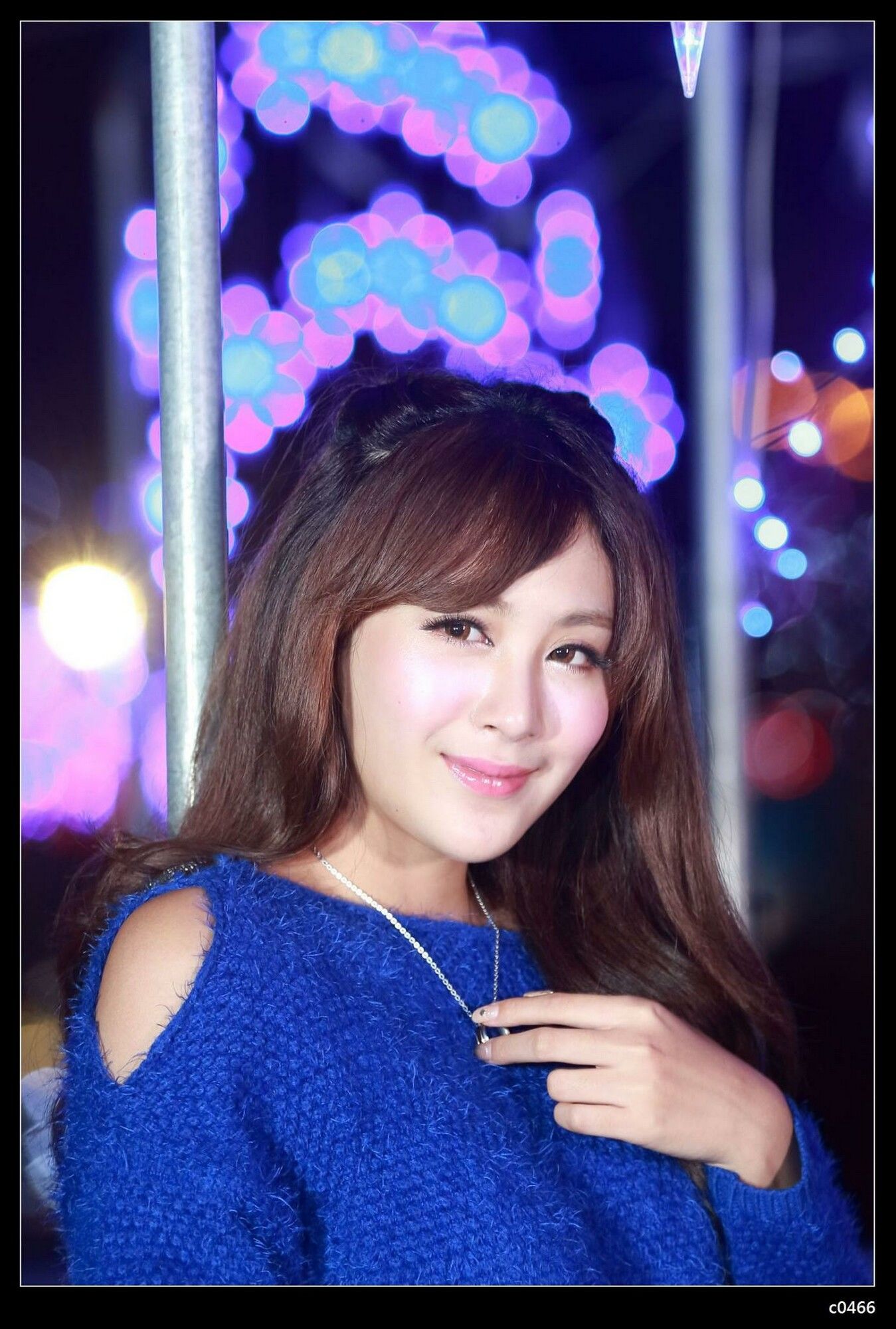 夏晴Miso《圣诞夜黑丝街拍》-图73