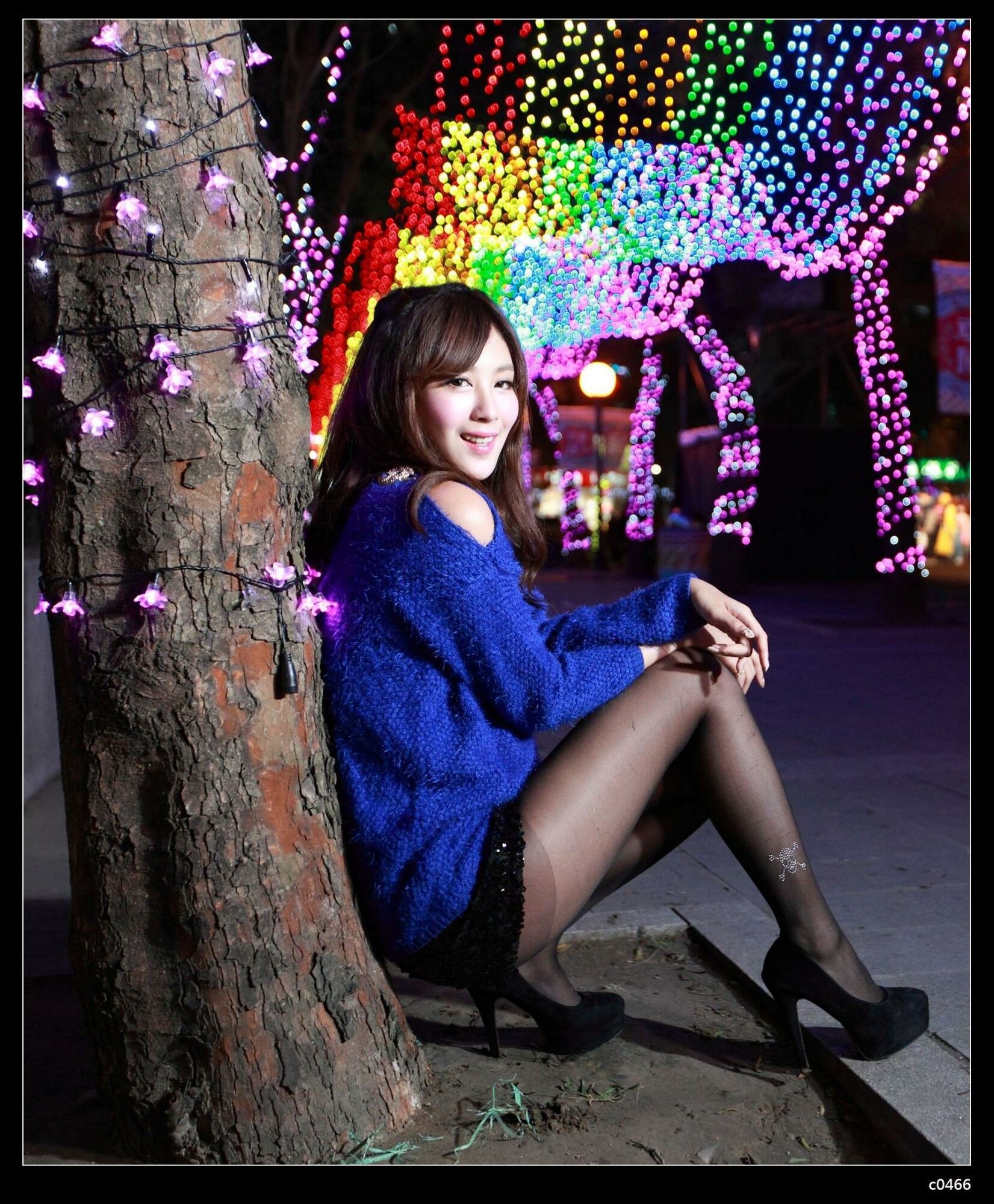 夏晴Miso《圣诞夜黑丝街拍》-图92