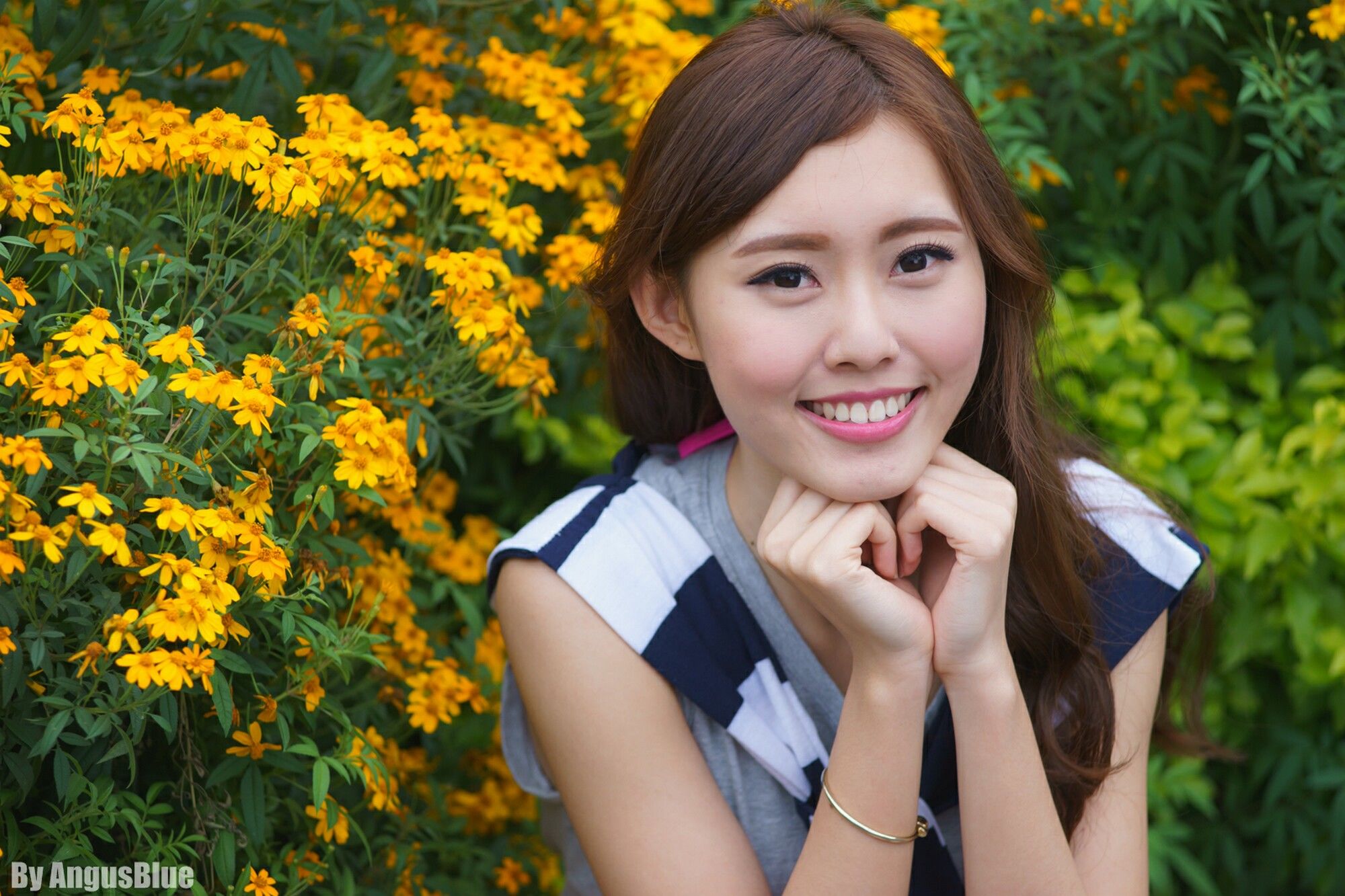 Queenie郭珉妏 - 清新外拍3套服饰-图2