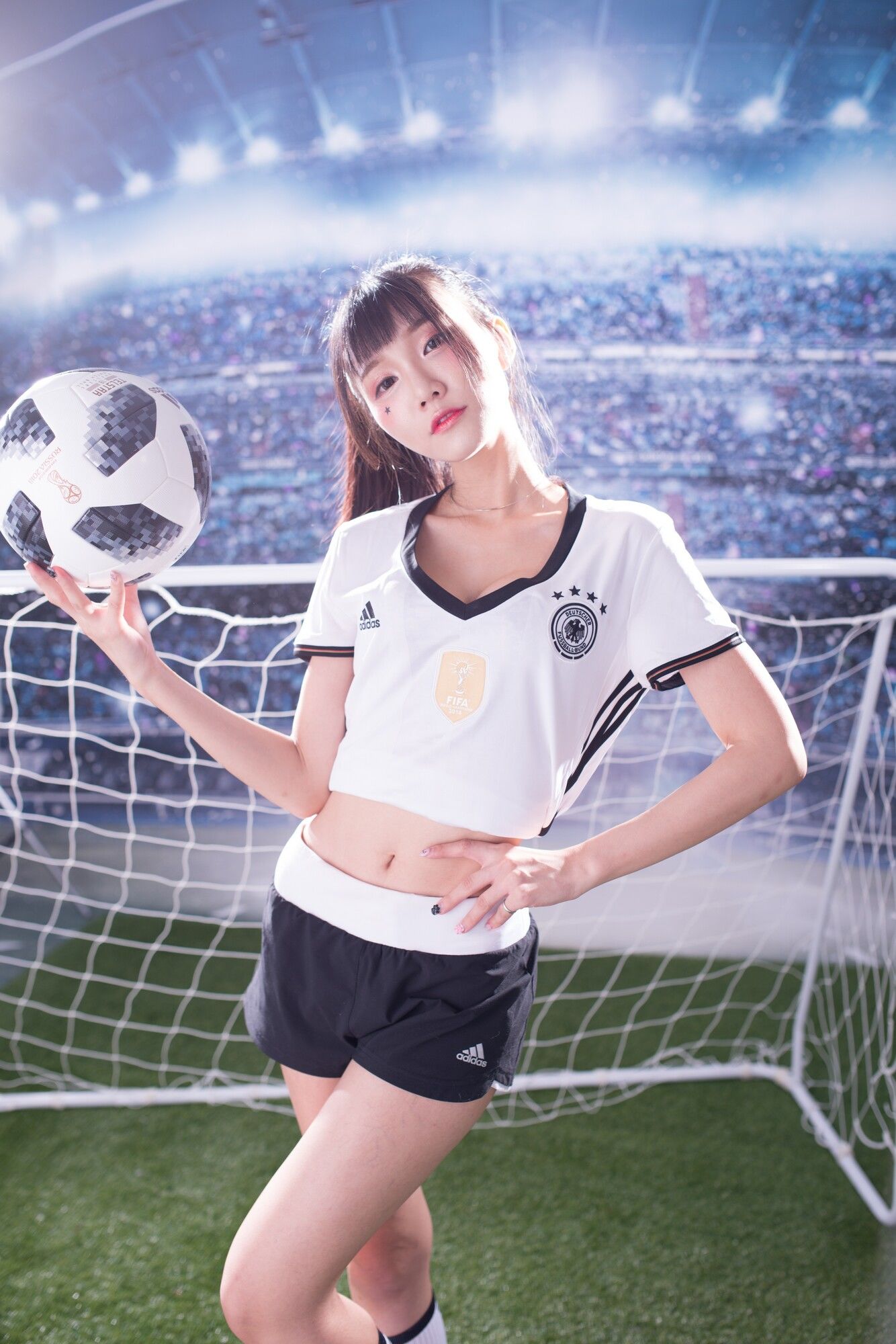 乔乔儿Sylvia《琴棚足球宝贝》-图0