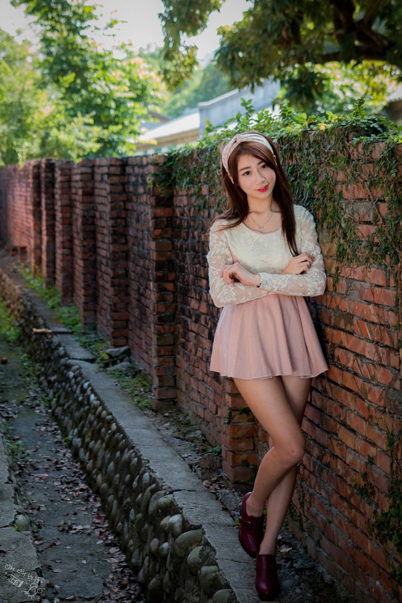 啾比特(张嘉庭)《走光復新村甜美外拍短裙系列》-图4