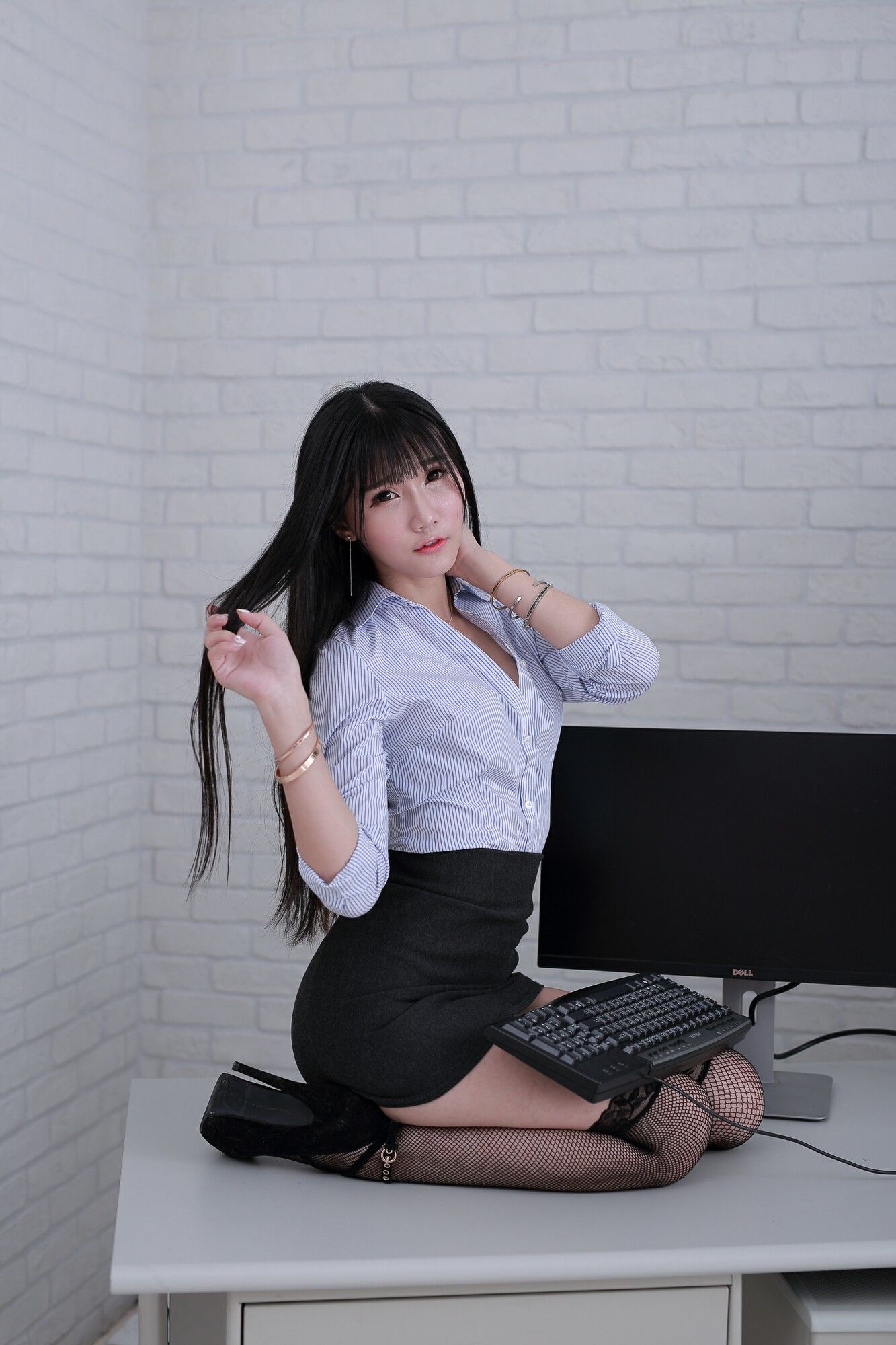 乔乔儿 - 吊带黑丝娇俏OL-图35