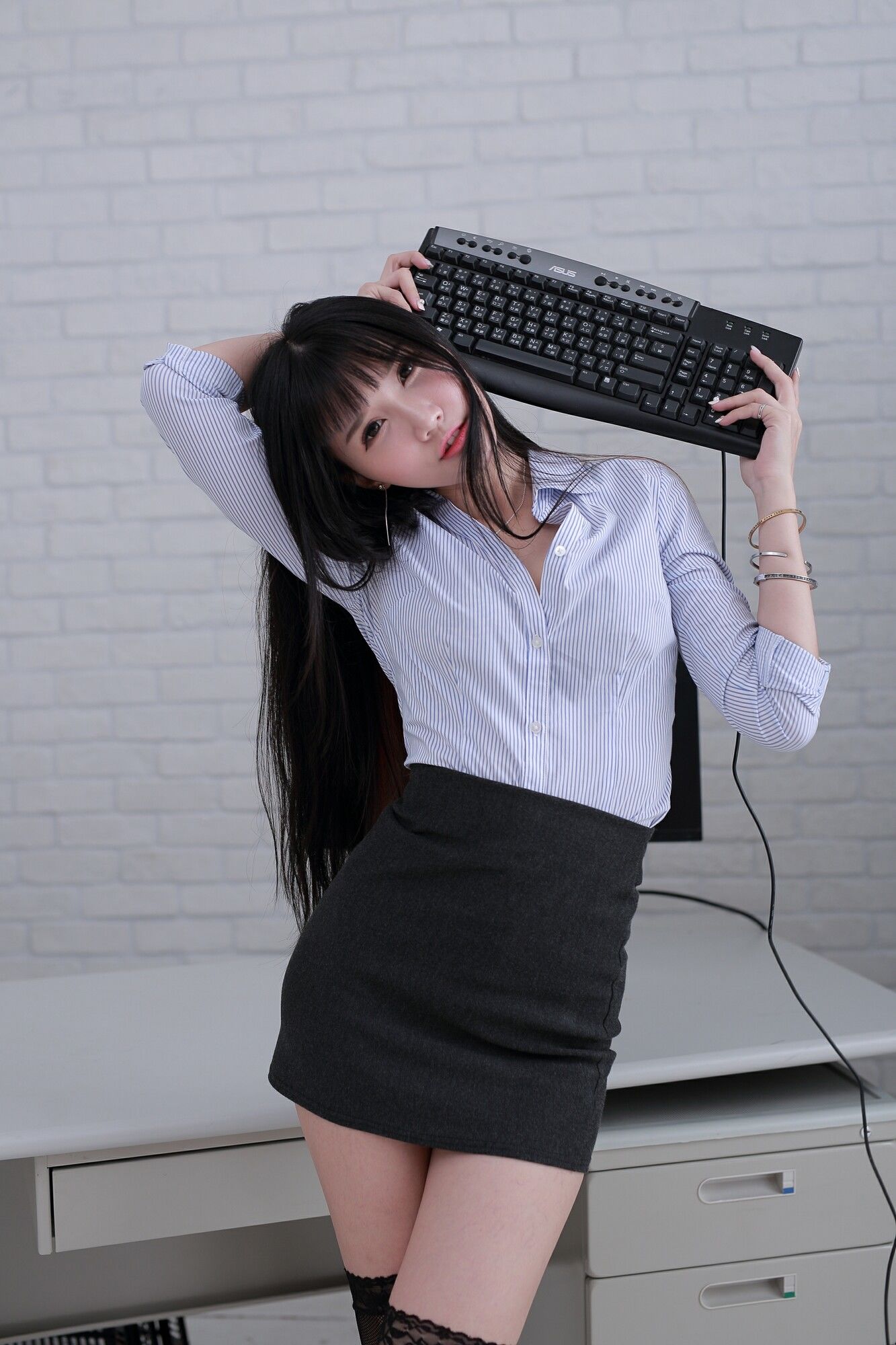 乔乔儿 - 吊带黑丝娇俏OL-图36