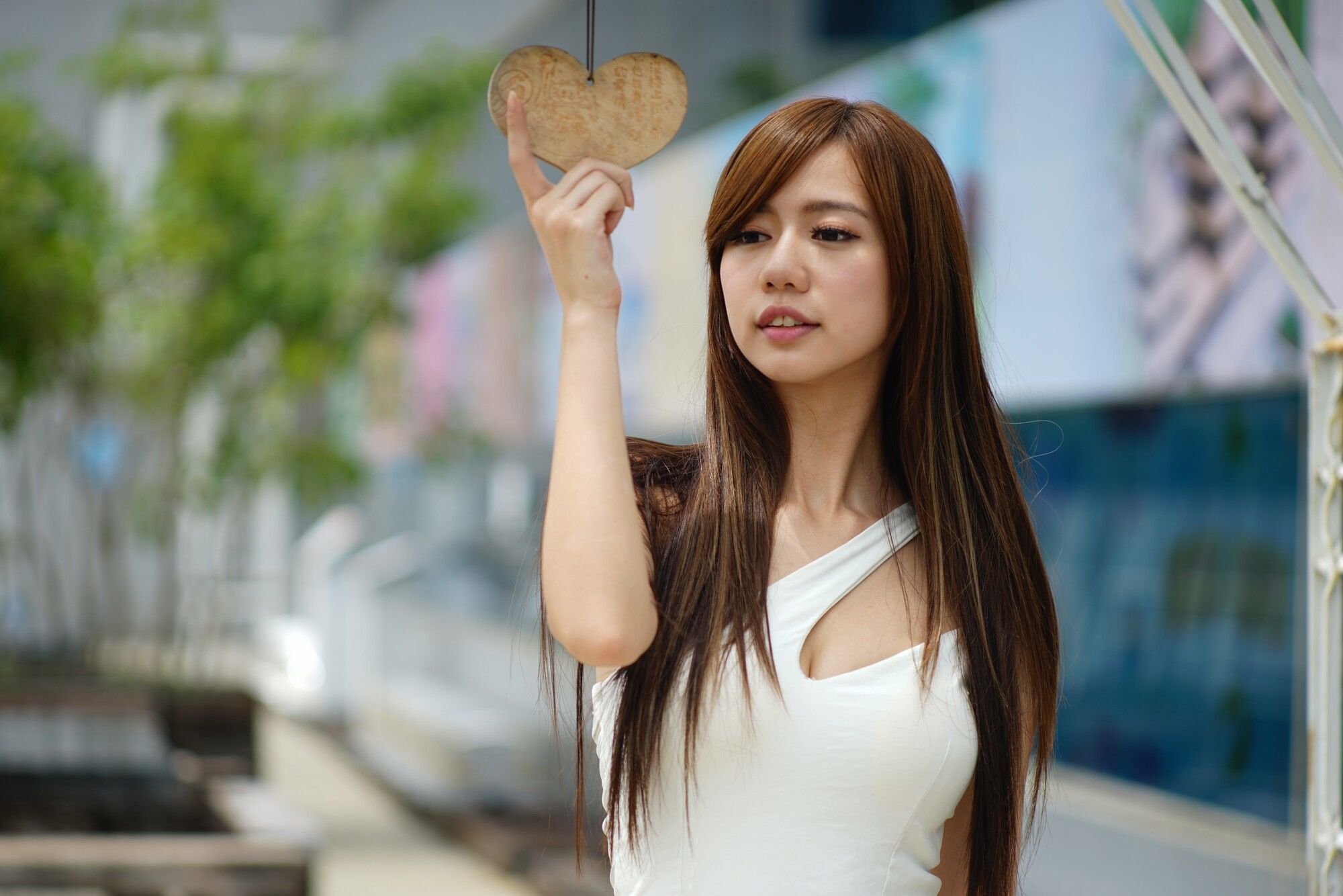 张菁菁Arlena《烏日高鐵女孩～天桥美腿》-图2