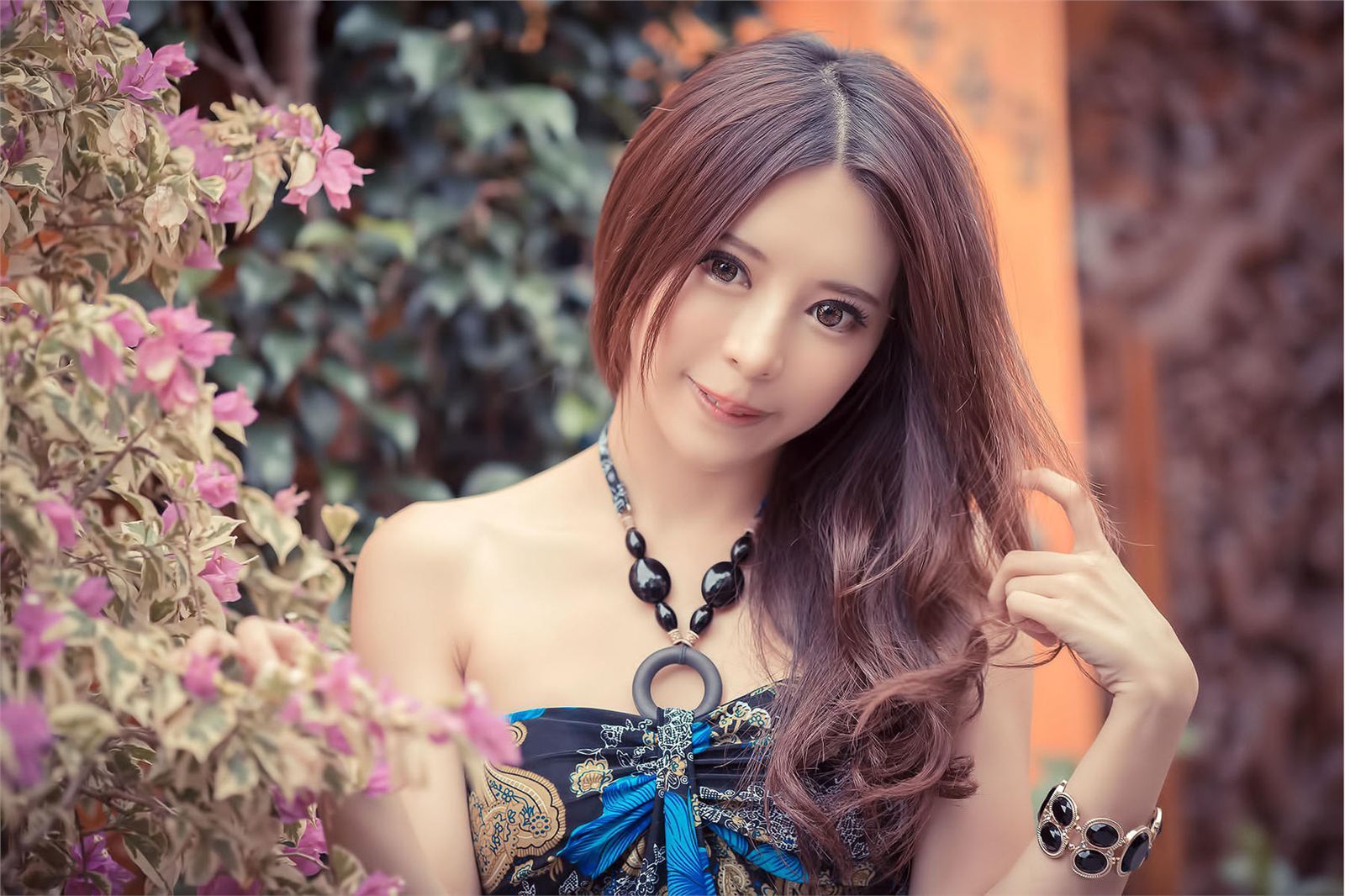 大眼正妹张齐郡《炫彩外拍》-图12