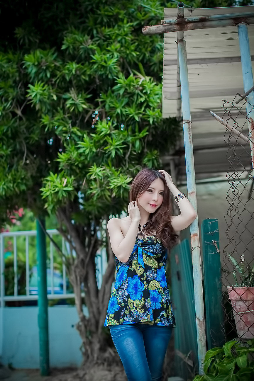 大眼正妹张齐郡《炫彩外拍》-图21